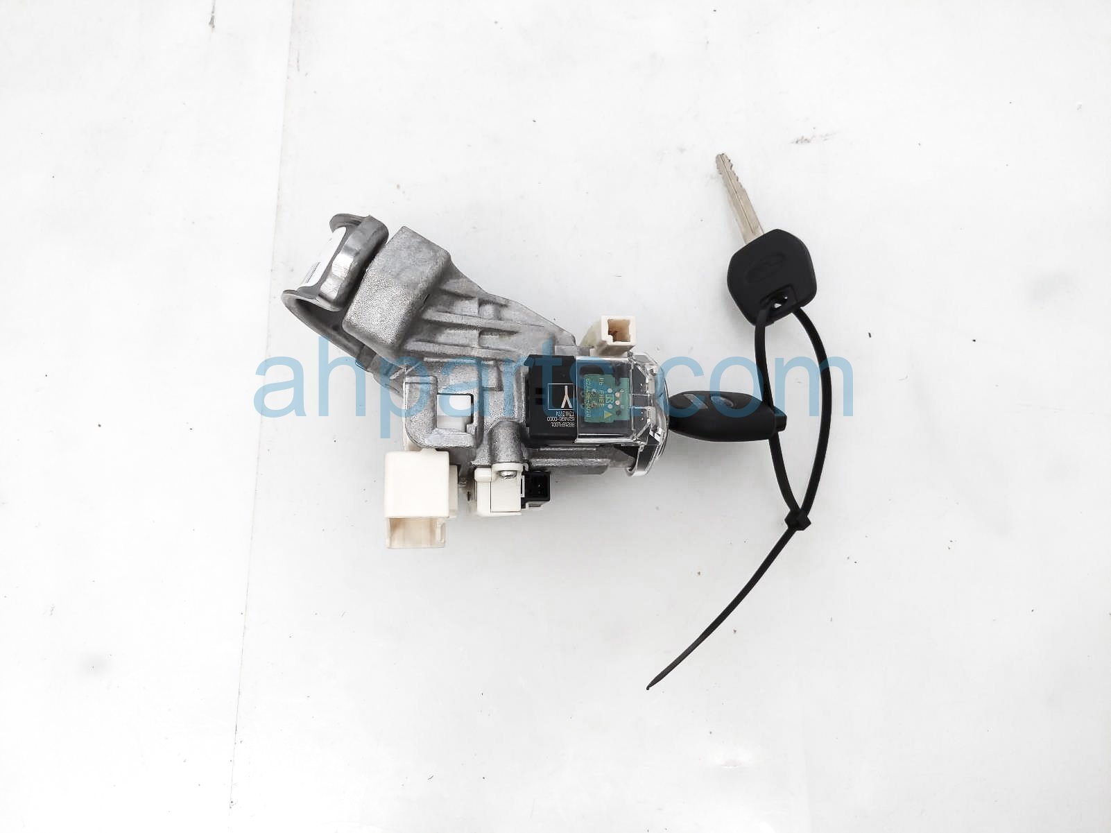 Subaru A/T IGNITION SWITCH - W / 2 KEYS