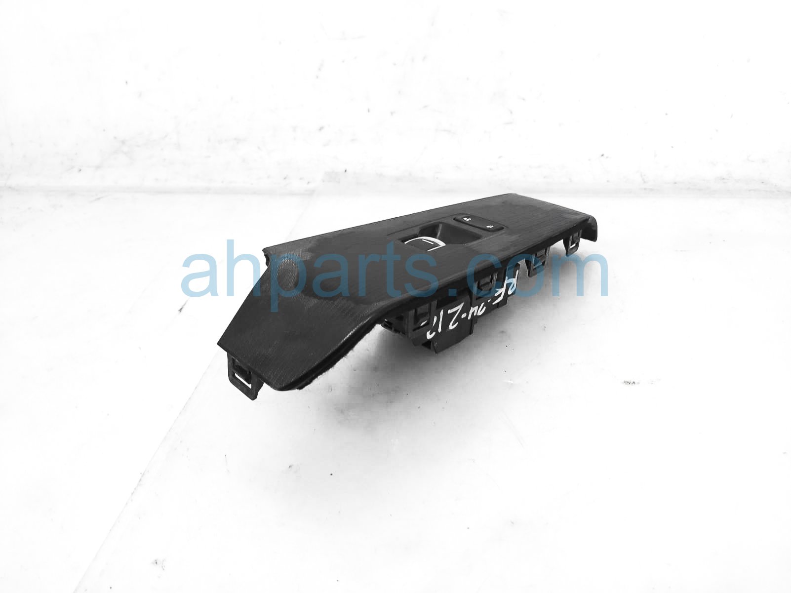 $25 Honda FR/RH WINDOW SWITCH $25 Honda FR/RH WINDOW SWITCH