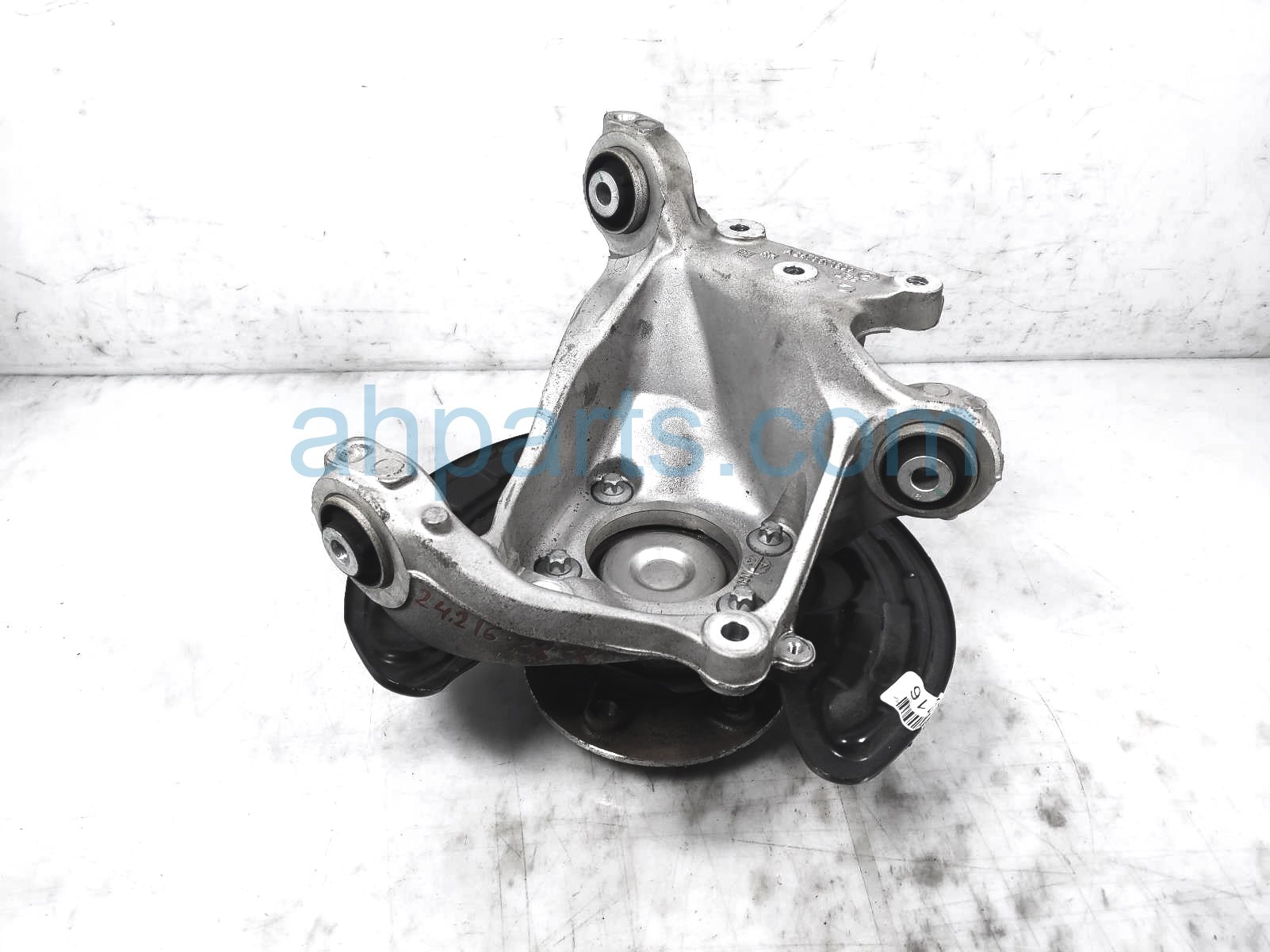 $199 Mercedes RR/RH SPINDLE KNUCKLE HUB $199 Mercedes RR/RH SPINDLE KNUCKLE HUB