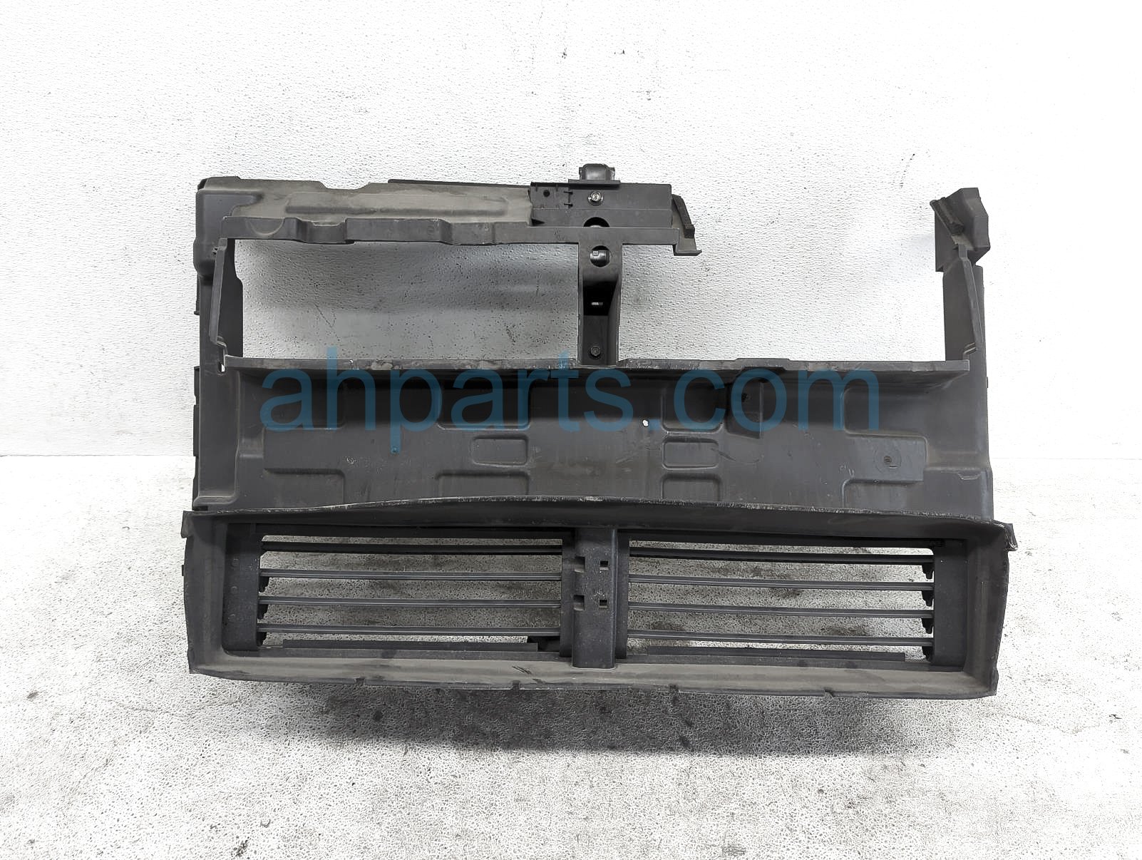 $250 Honda LOWER AIR GRILLE SHUTTER - EX-L $250 Honda LOWER AIR GRILLE SHUTTER - EX-L