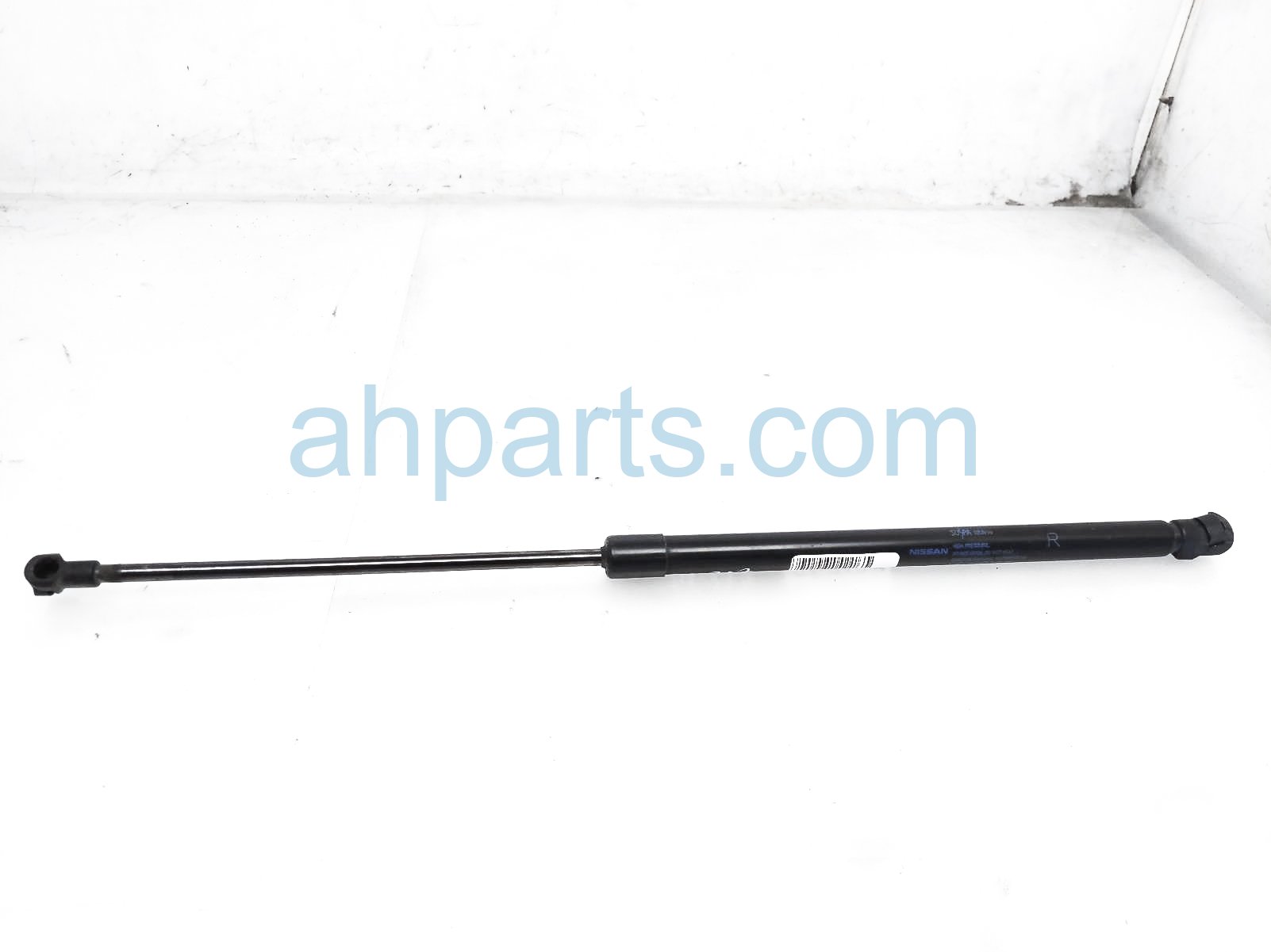 $35 Nissan RH TAILGATE LIFT CYLINDER / STRUT $35 Nissan RH TAILGATE LIFT CYLINDER / STRUT