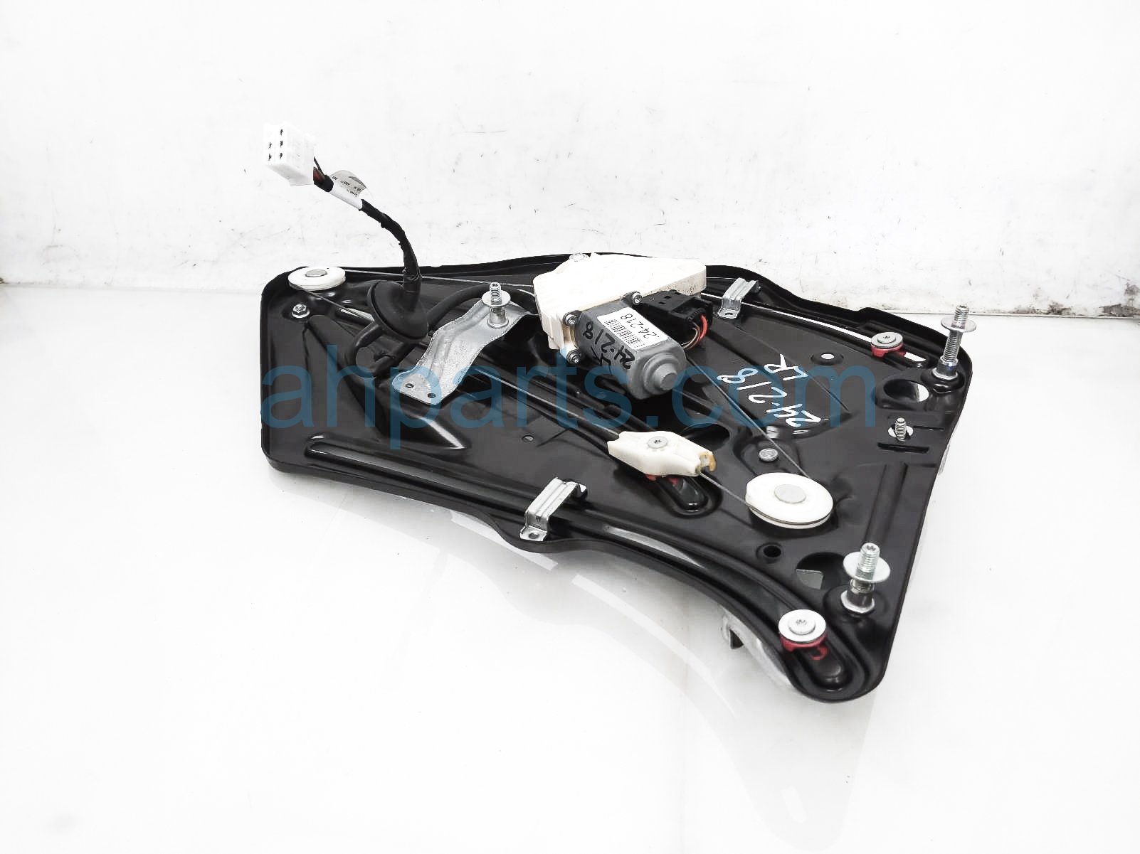 $125 Mercedes RR/LH QTR WINDOW REGULATOR & MOTOR