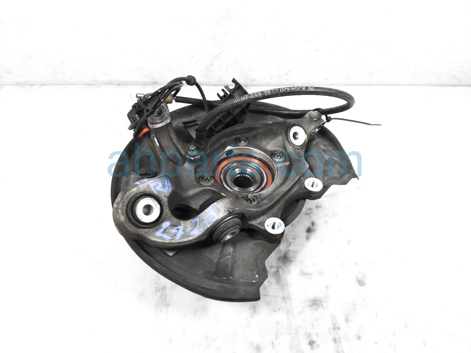 $75 Mercedes RR/RH SPINDLE KNUCKLE HUB $75 Mercedes RR/RH SPINDLE KNUCKLE HUB