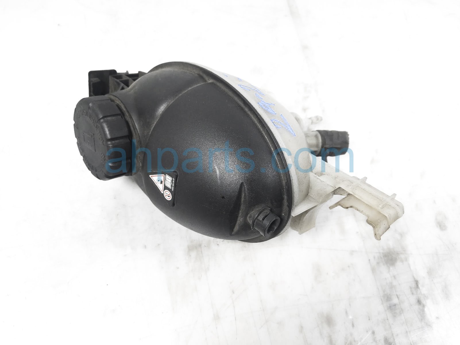 $25 Mercedes COOLANT OVERFLOW RESERVOIR TANK $25 Mercedes COOLANT OVERFLOW RESERVOIR TANK