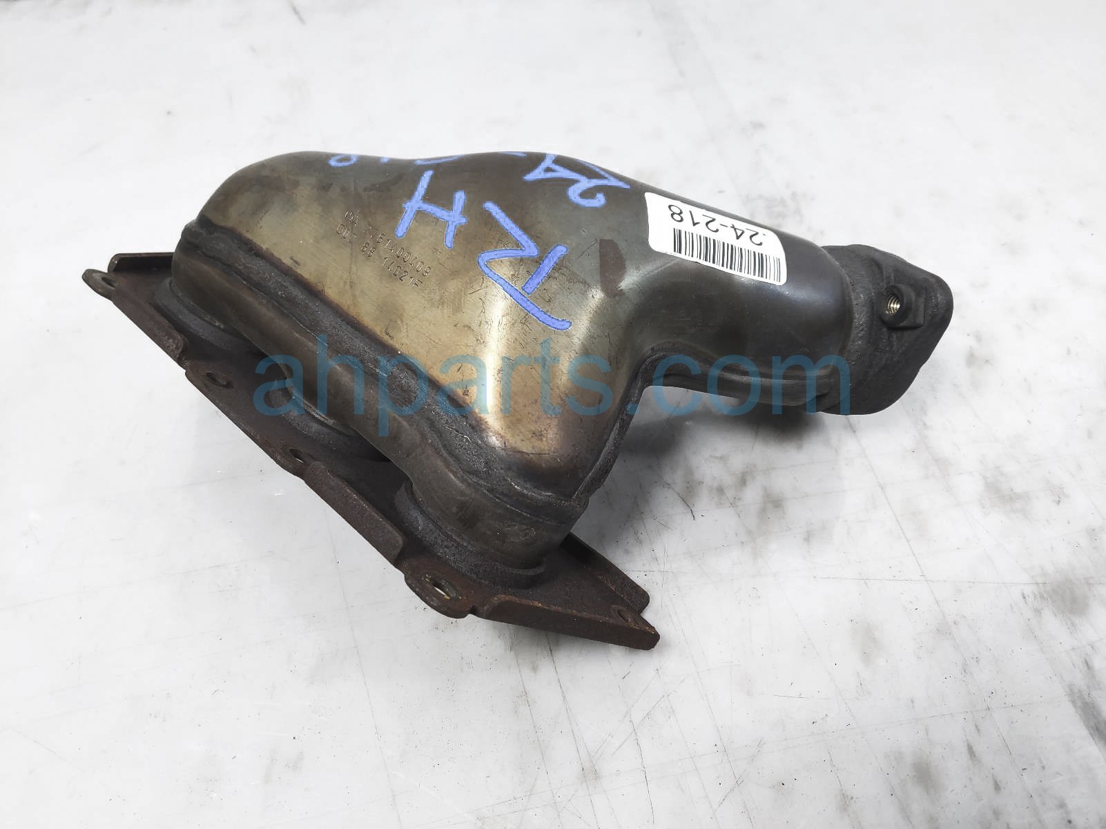 $125 Mercedes RH EXHAUST MANIFOLD $125 Mercedes RH EXHAUST MANIFOLD