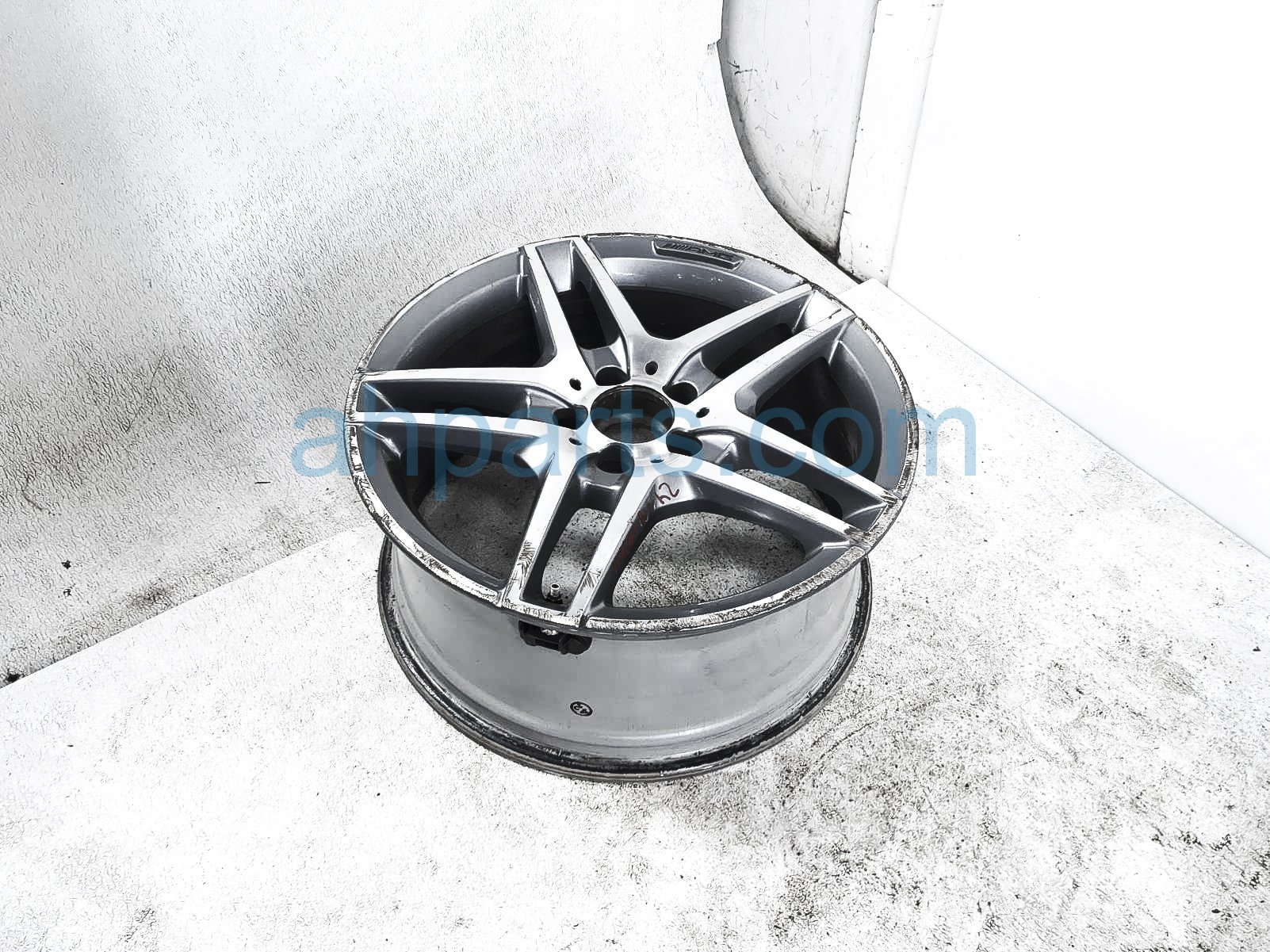 $250 Mercedes FR/RH WHEEL / RIM - HEAVY CURB X8.5 $250 Mercedes FR/RH WHEEL / RIM - HEAVY CURB X8.5