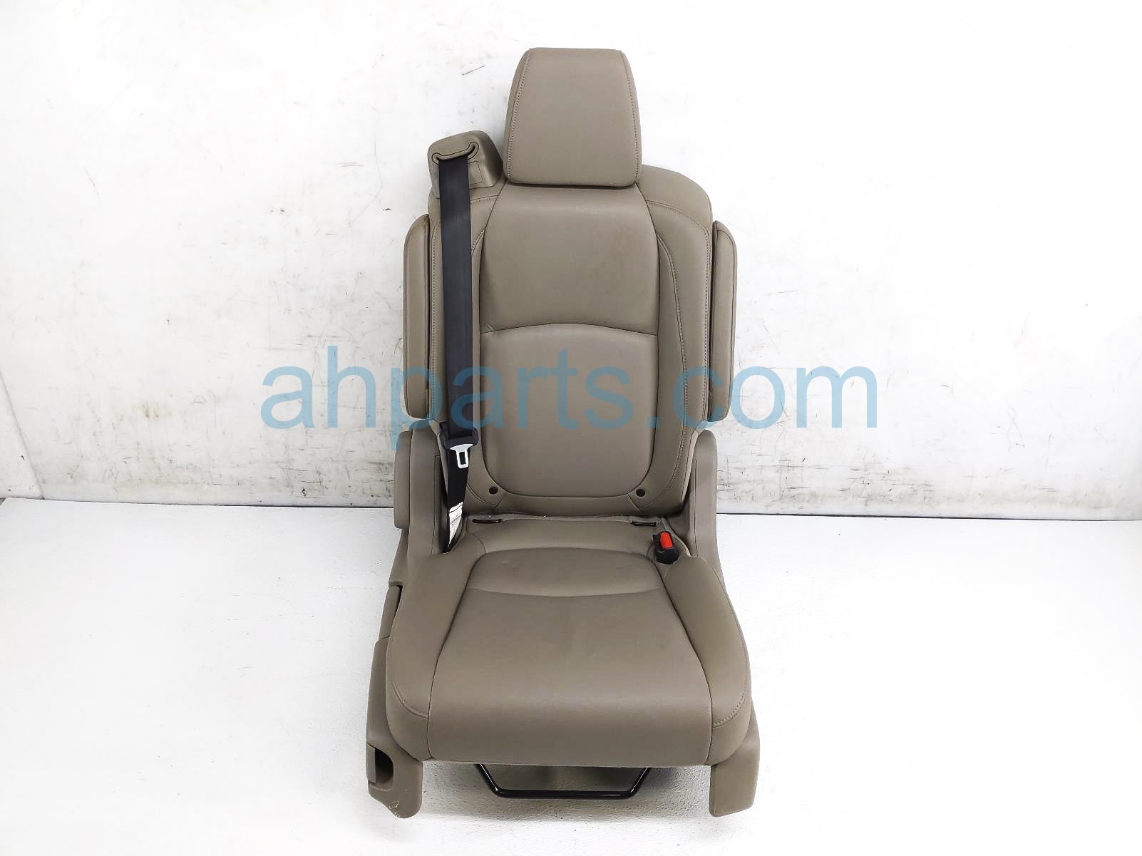 Honda 2ND ROW RH SEAT- TAN CAPTAIN TOURING