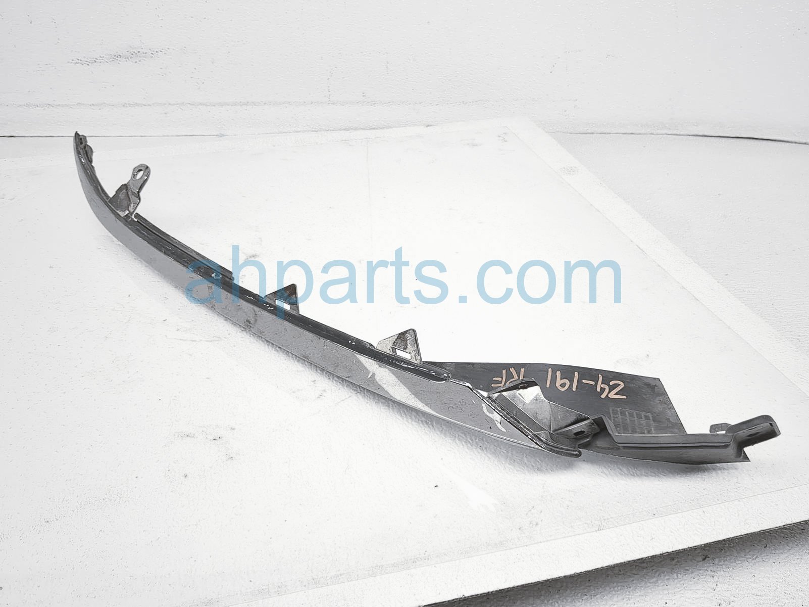 $25 Honda FRONT RH GRILLE EXTENSION - CHROME