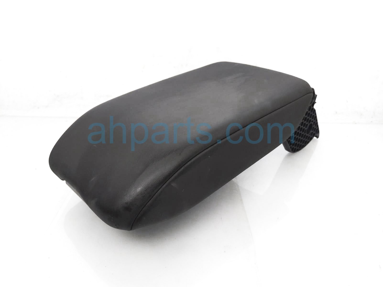 $49 Honda CONSOLE LID / ARM REST - BLK LTHR LX $49 Honda CONSOLE LID / ARM REST - BLK LTHR LX