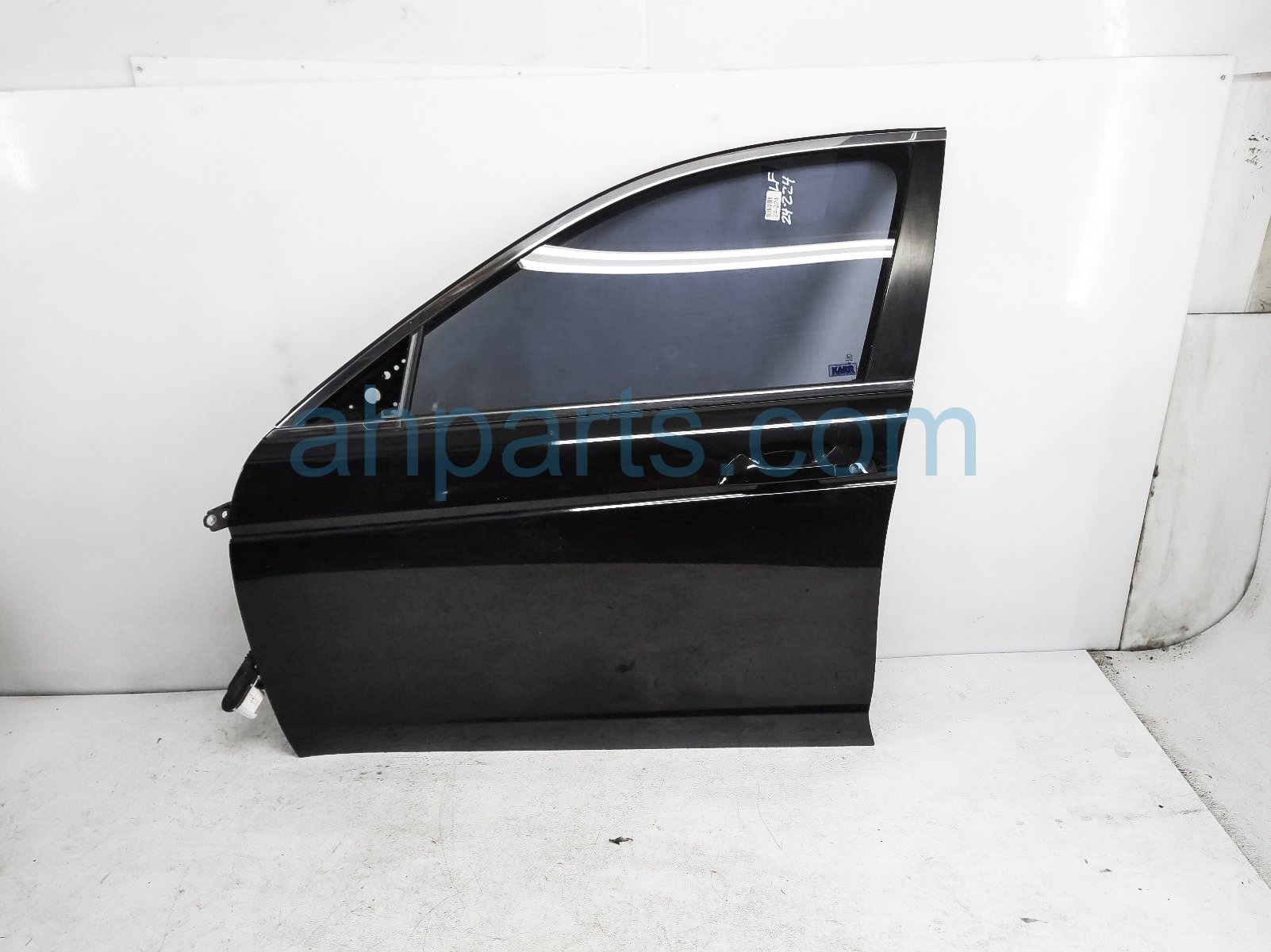 $349 Honda FR/LH DOOR - BLACK - NO MIRROR/TRIM