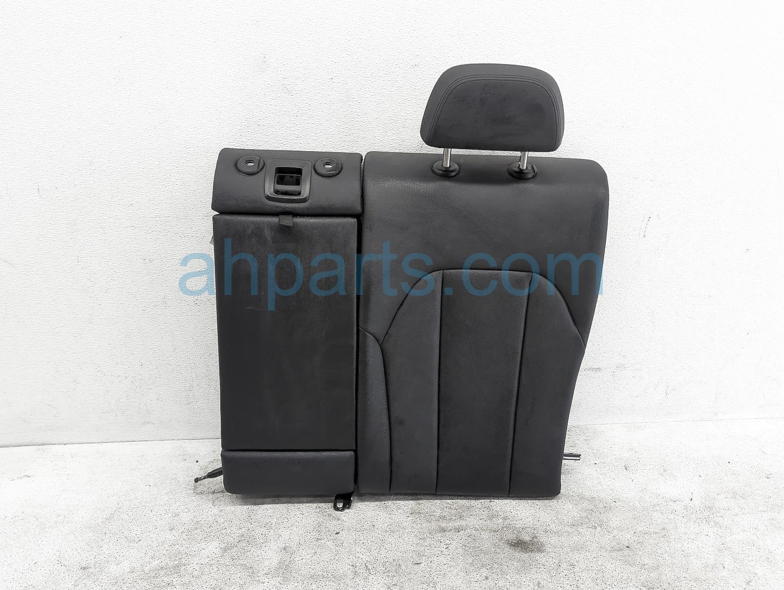 $225 BMW 2ND ROW LH SEAT CUSHION - BLK LTHR $225 BMW 2ND ROW LH SEAT CUSHION - BLK LTHR