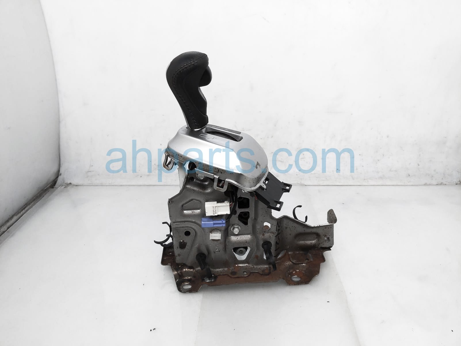 $45 Honda A/T FLOOR SHIFTER W/KNOB - V6 FWD $45 Honda A/T FLOOR SHIFTER W/KNOB - V6 FWD