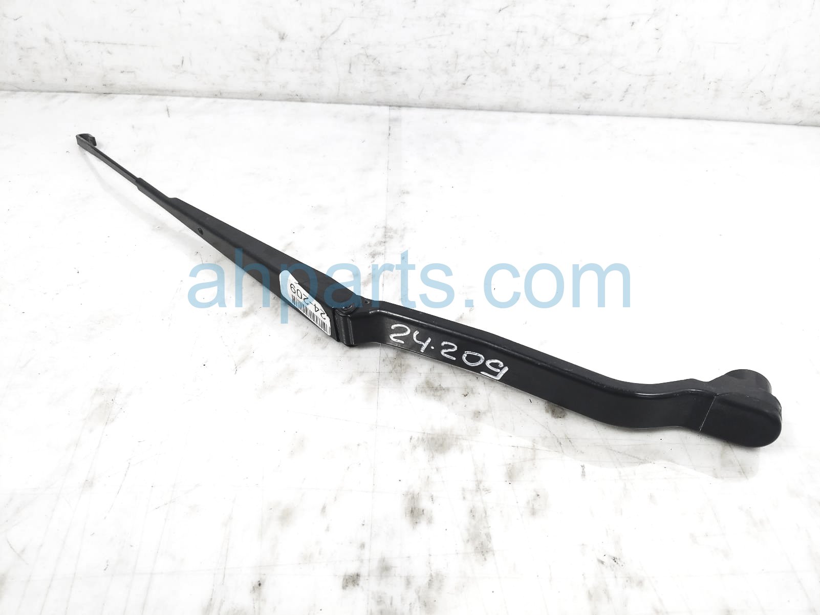 $19 Subaru RH WINDSHIELD WIPER ARM $19 Subaru RH WINDSHIELD WIPER ARM