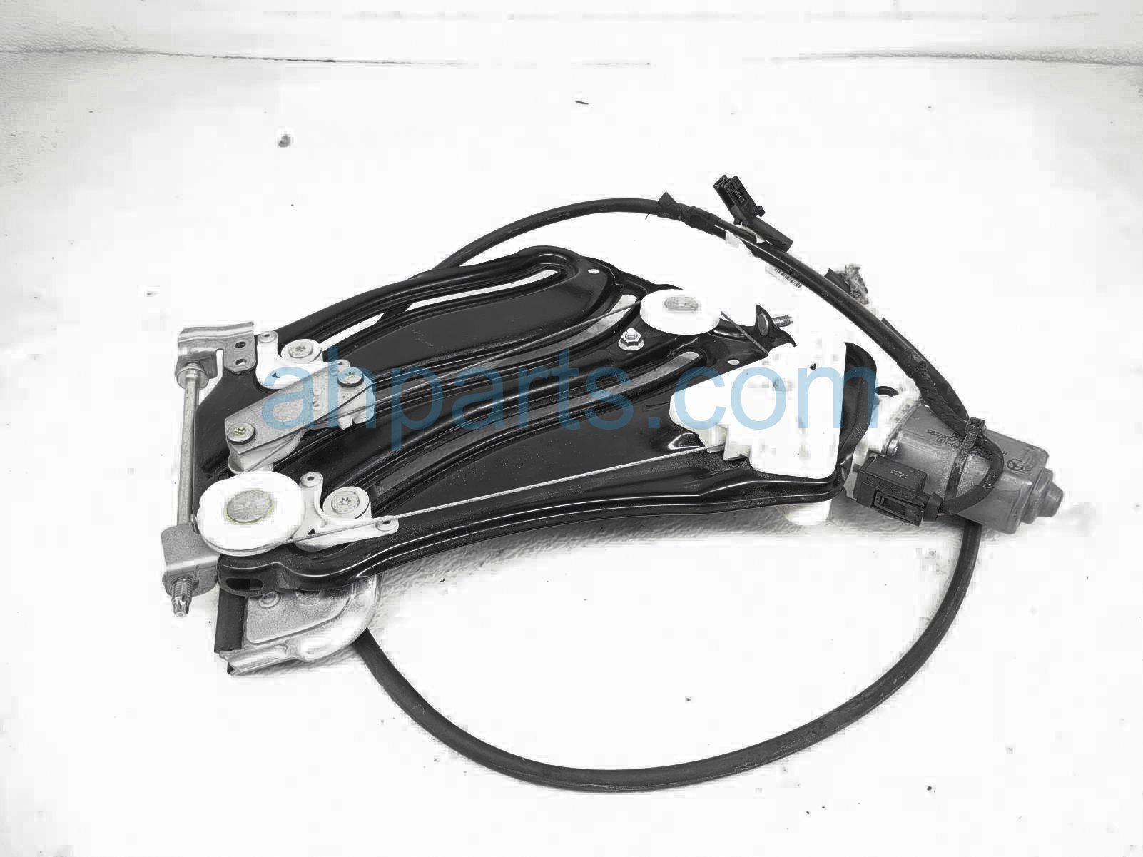 $125 Mercedes LH QUARTER GLASS REGULATOR W/MOTOR $125 Mercedes LH QUARTER GLASS REGULATOR W/MOTOR