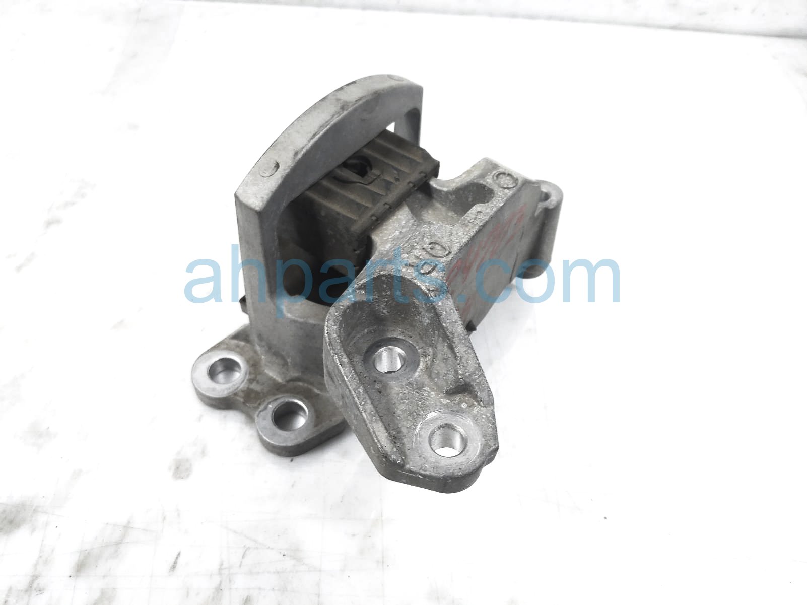 $85 Nissan RH ENGINE SIDE MOUNT - 2.5L