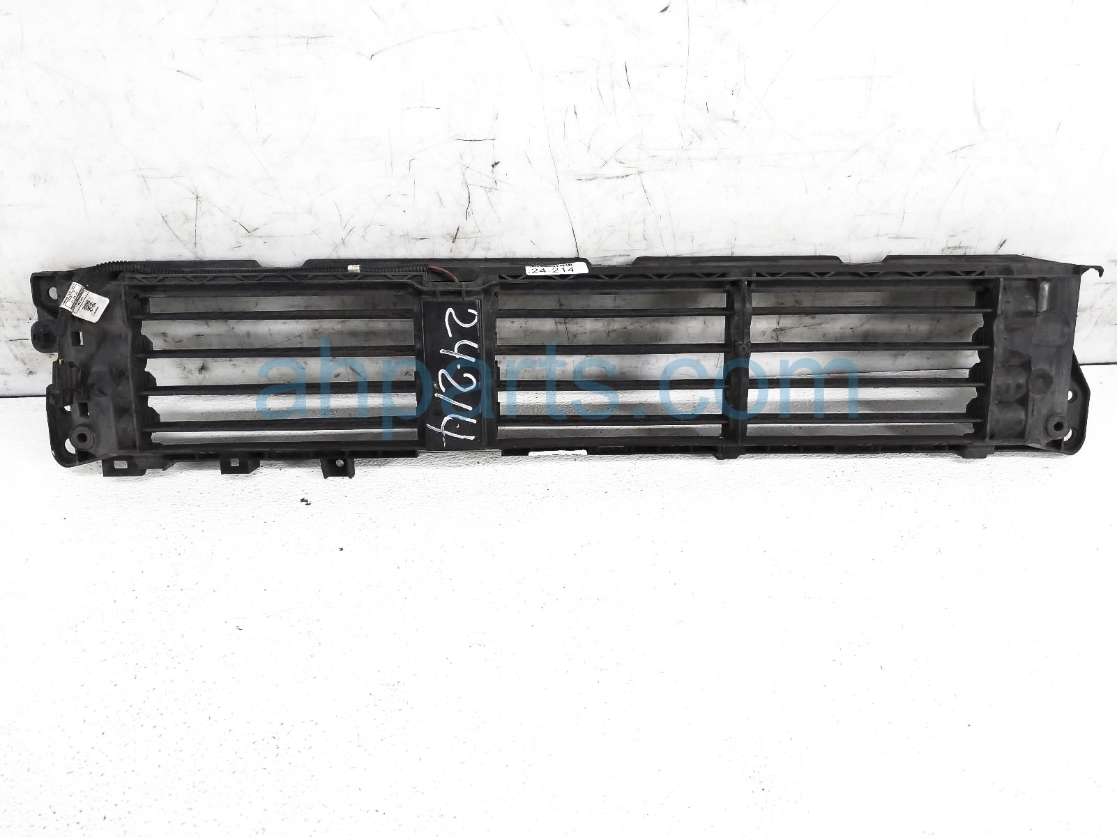 $50 Honda LOWER GRILLE AIR SHUTTER ASSY - NIQ $50 Honda LOWER GRILLE AIR SHUTTER ASSY - NIQ