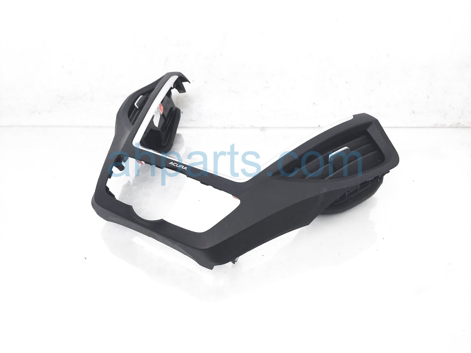 $39 Acura CENTER DASH RADIO BEZEL W/AIR VENTS $39 Acura CENTER DASH RADIO BEZEL W/AIR VENTS