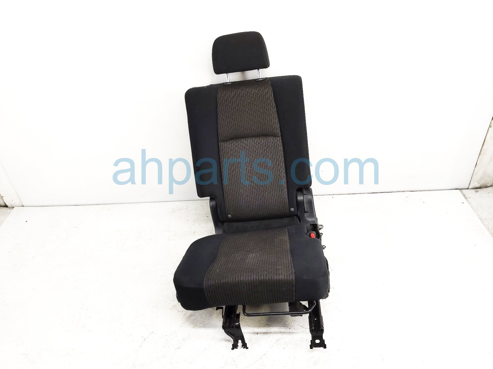 $199 Toyota 2ND ROW RH SEAT - BLACK CLOTH