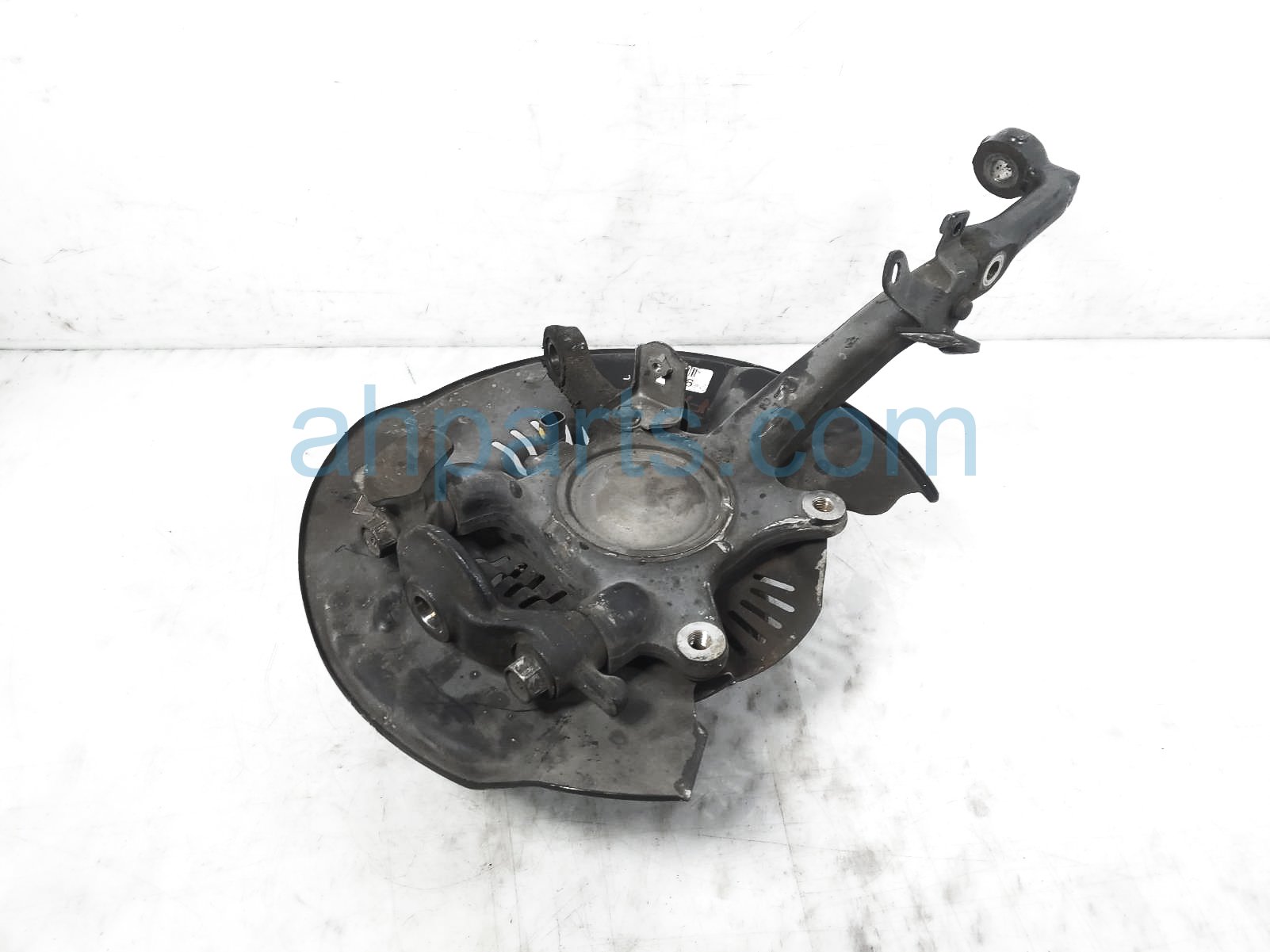 $245 Toyota FR/RH SPINDLE KNUCKLE HUB - 4X2 $245 Toyota FR/RH SPINDLE KNUCKLE HUB - 4X2