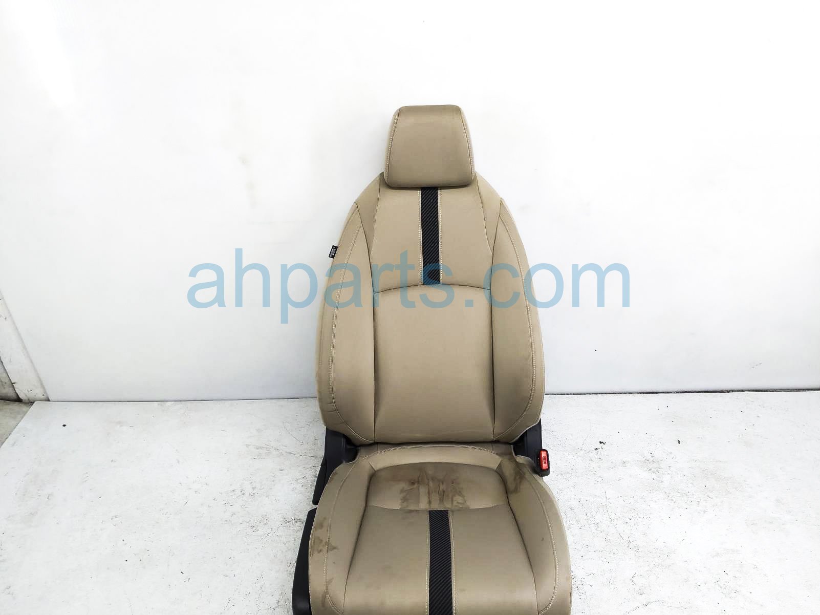 $125 Honda FR/RH SEAT - IVORY - W/O AIRBAG** $125 Honda FR/RH SEAT - IVORY - W/O AIRBAG**