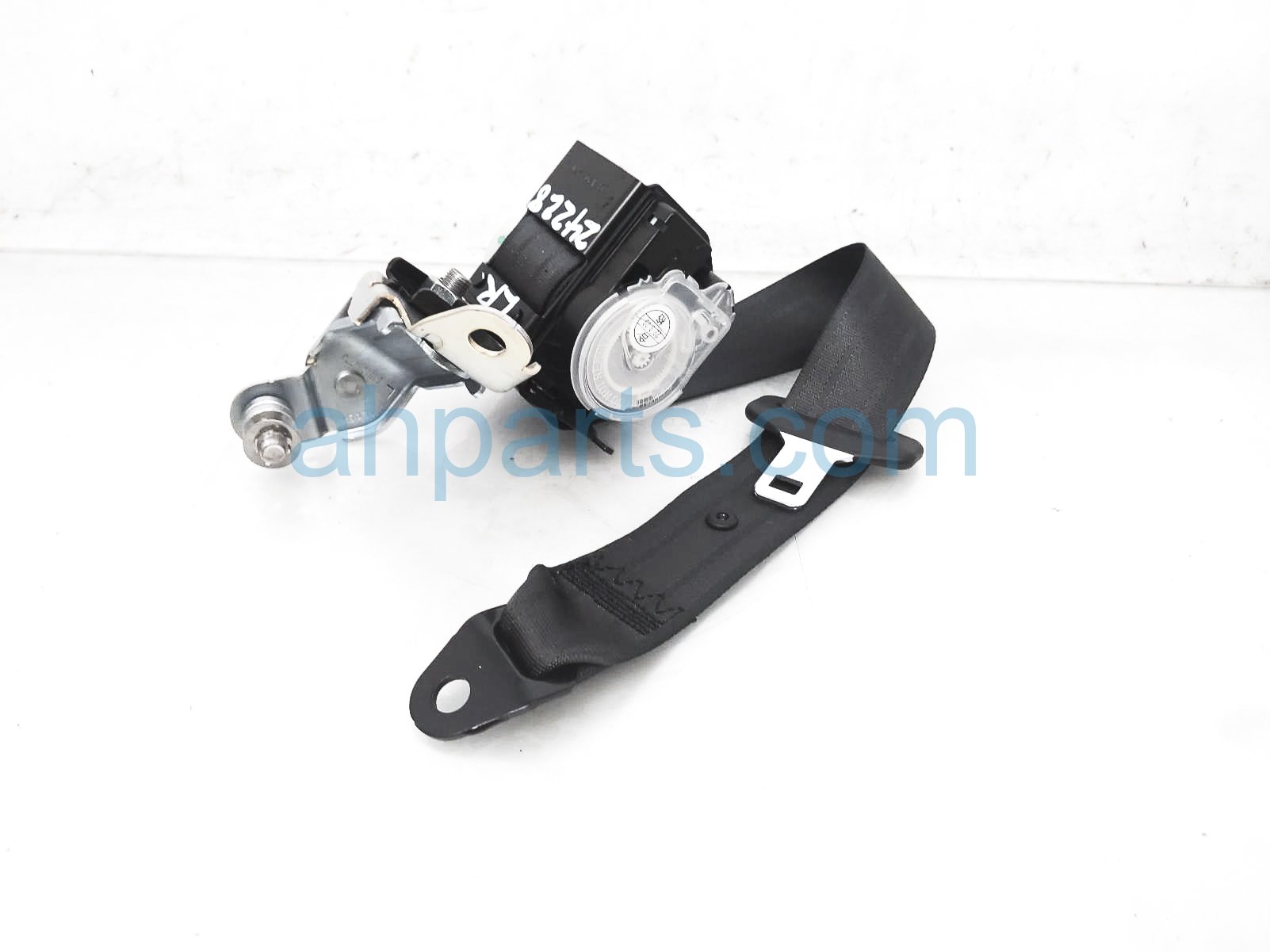 $175 Toyota 2ND ROW LH SEAT BELT - BLACK $175 Toyota 2ND ROW LH SEAT BELT - BLACK