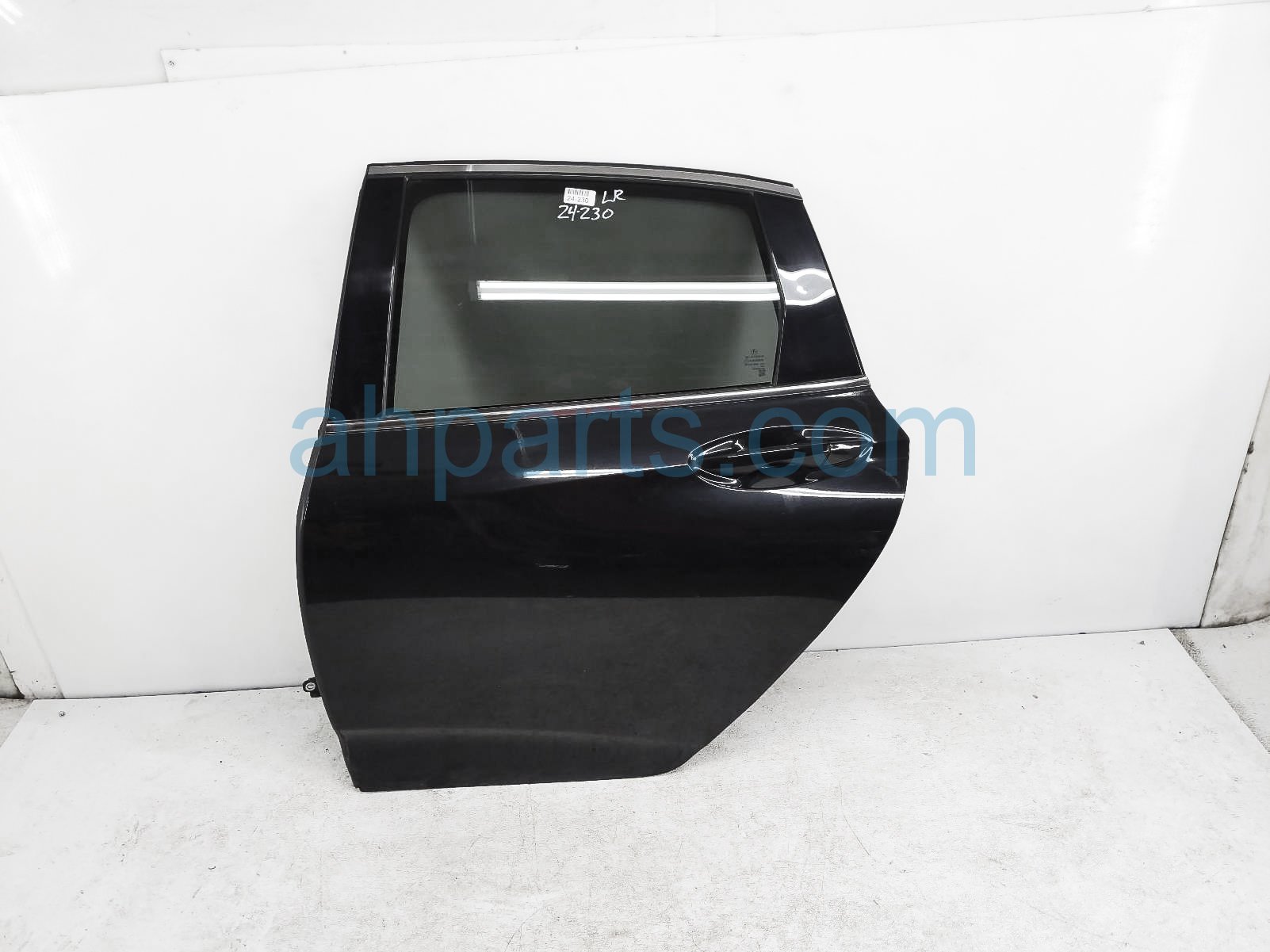 $1095 Acura RR/LH DOOR - BLACK - NO INSIDE TRIM