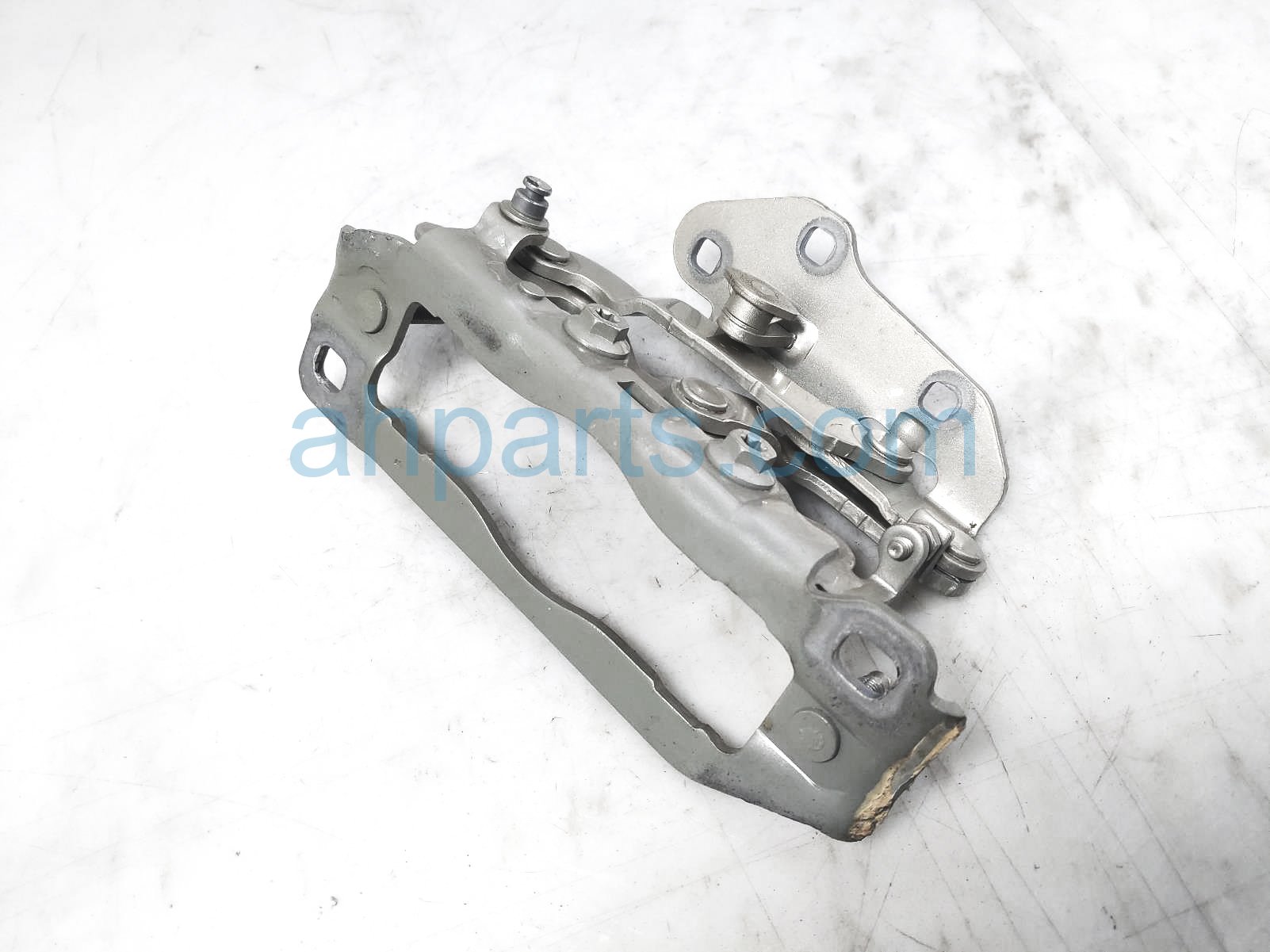 $29 Mercedes FR/RH HOOD HINGE