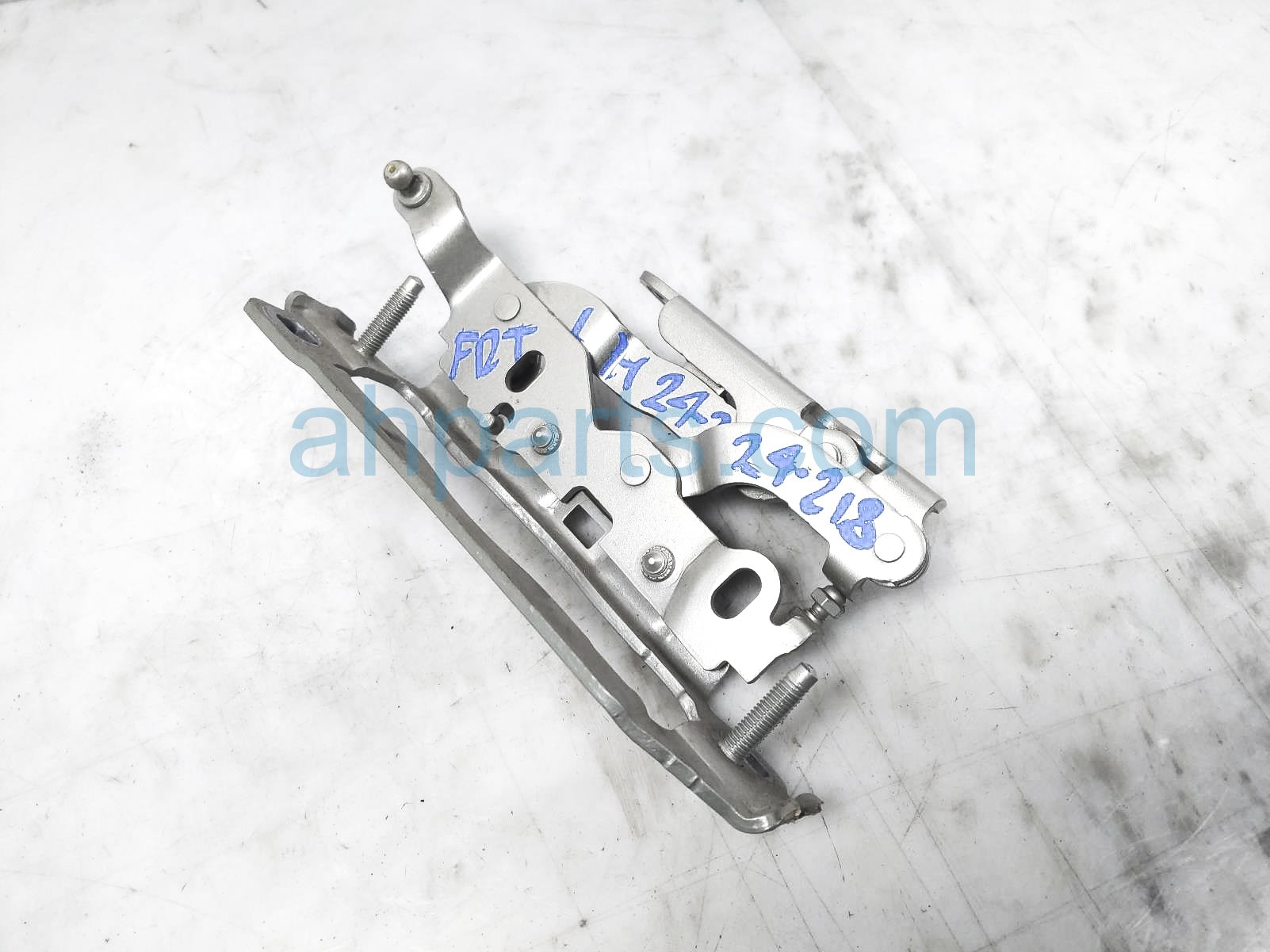 $29 Mercedes FR/LH HOOD HINGE $29 Mercedes FR/LH HOOD HINGE