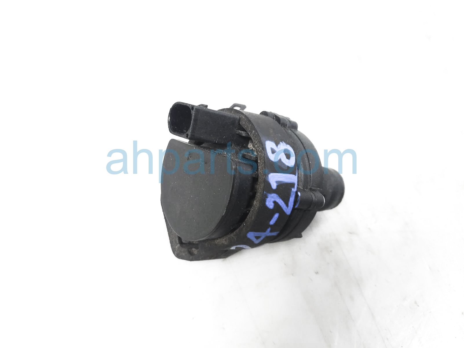 $69 Mercedes ENGINE AUXILLARY WATER PUMP $69 Mercedes ENGINE AUXILLARY WATER PUMP