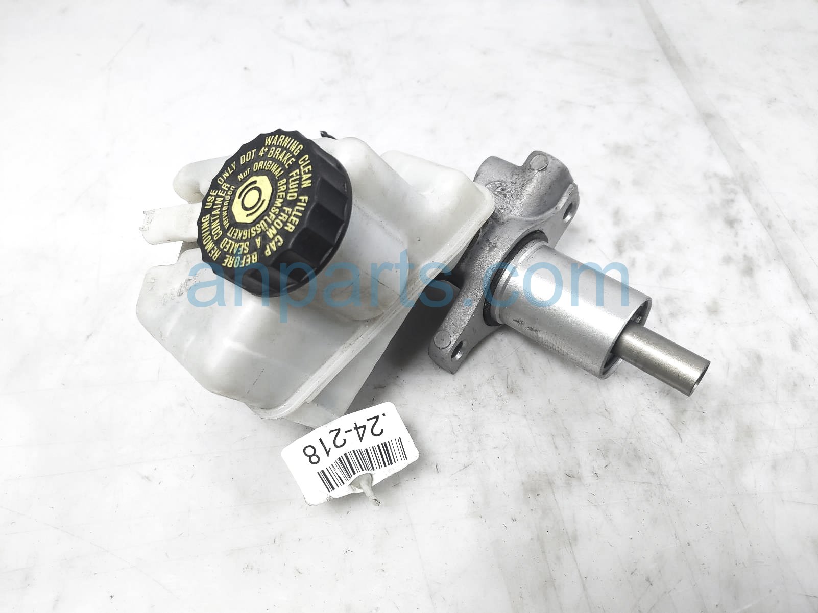 $50 Mercedes BRAKE MASTER CYLINDER W/RESERVOIR $50 Mercedes BRAKE MASTER CYLINDER W/RESERVOIR