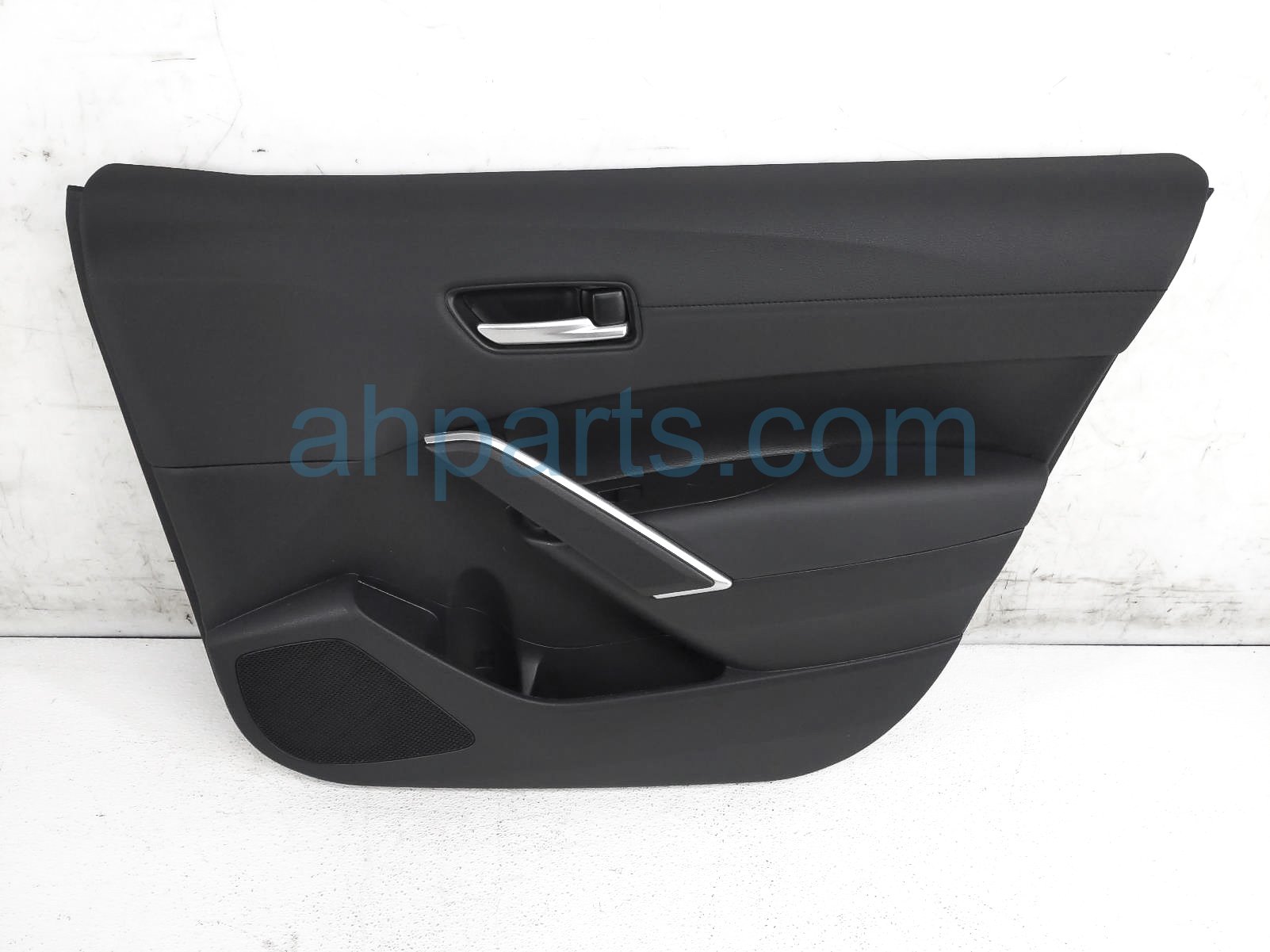 $199 Toyota FR/RH INTERIOR DOOR PANEL - BLACK