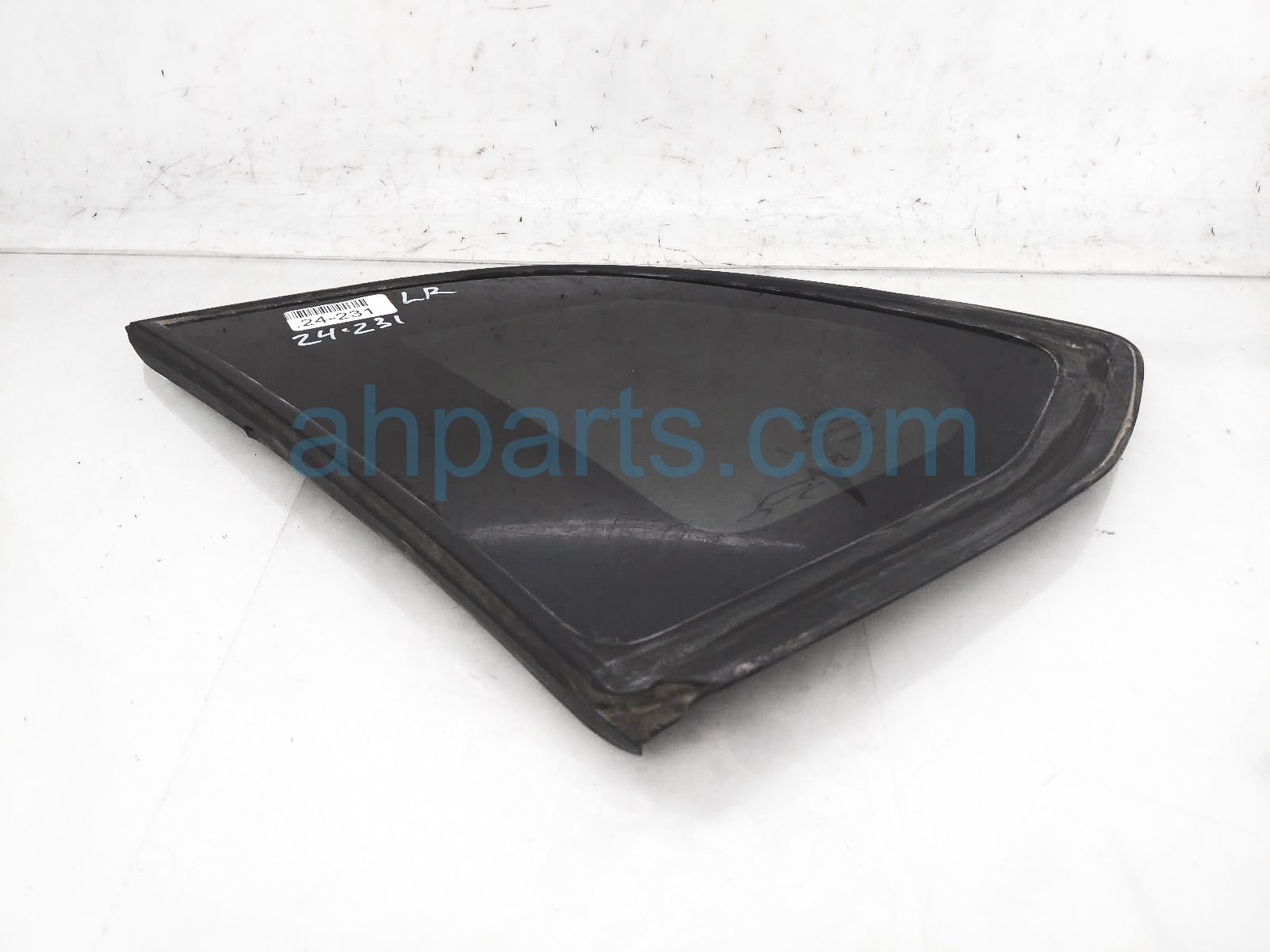 $75 Toyota LH QUARTER WINDOW GLASS $75 Toyota LH QUARTER WINDOW GLASS