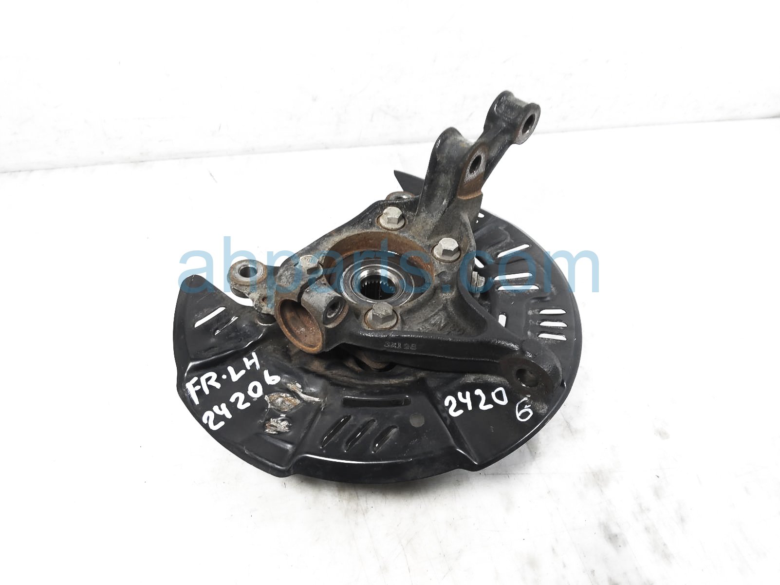 $235 Subaru FR/LH SPINDLE KNUCKLE W/HUB *