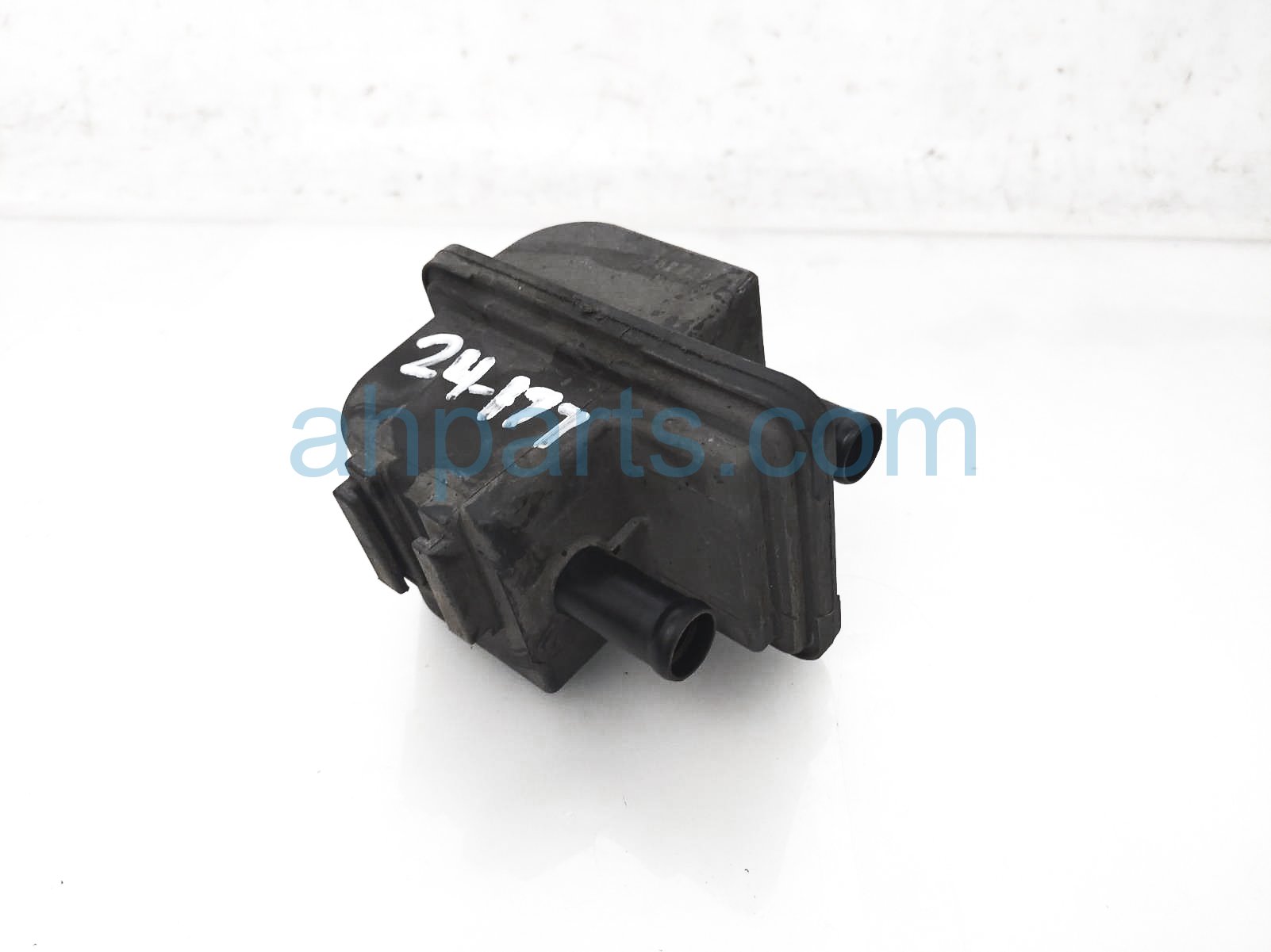 $30 Nissan FUEL VAPOR CANISTER FILER - 3.8L 4X4 $30 Nissan FUEL VAPOR CANISTER FILER - 3.8L 4X4