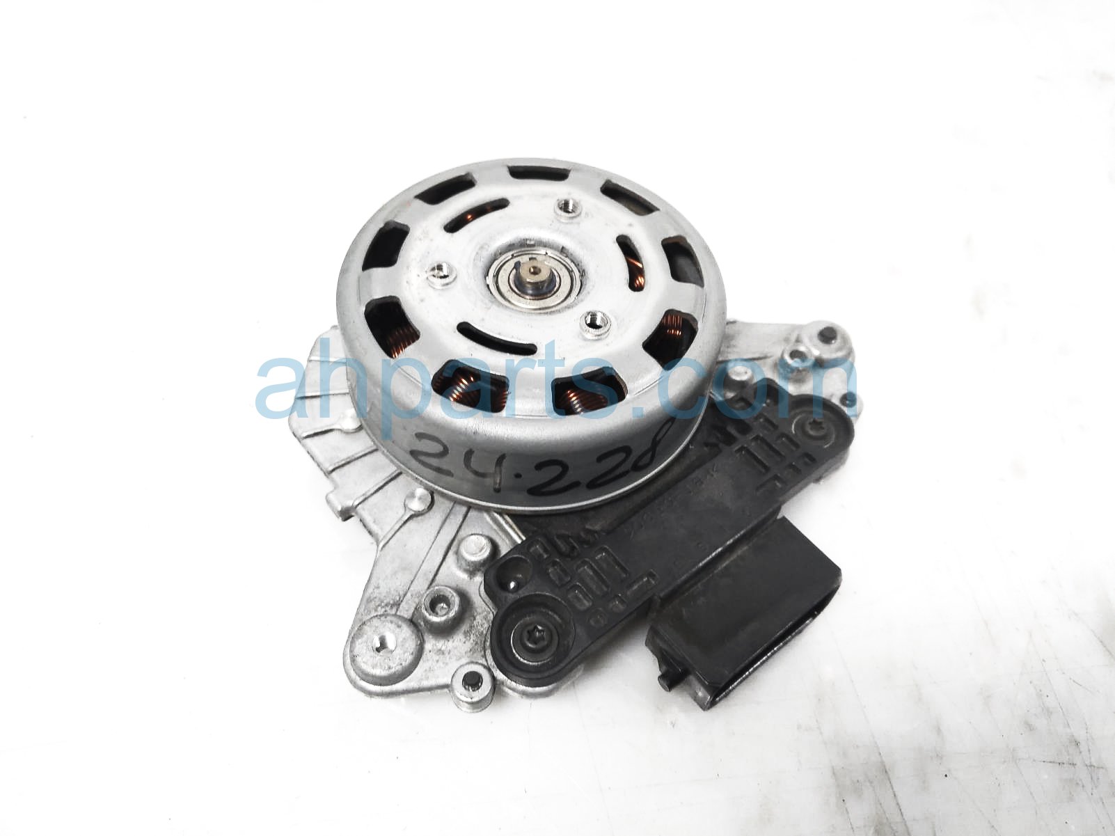 $225 Toyota FAN MOTOR ONLY - 2.4L RWD $225 Toyota FAN MOTOR ONLY - 2.4L RWD