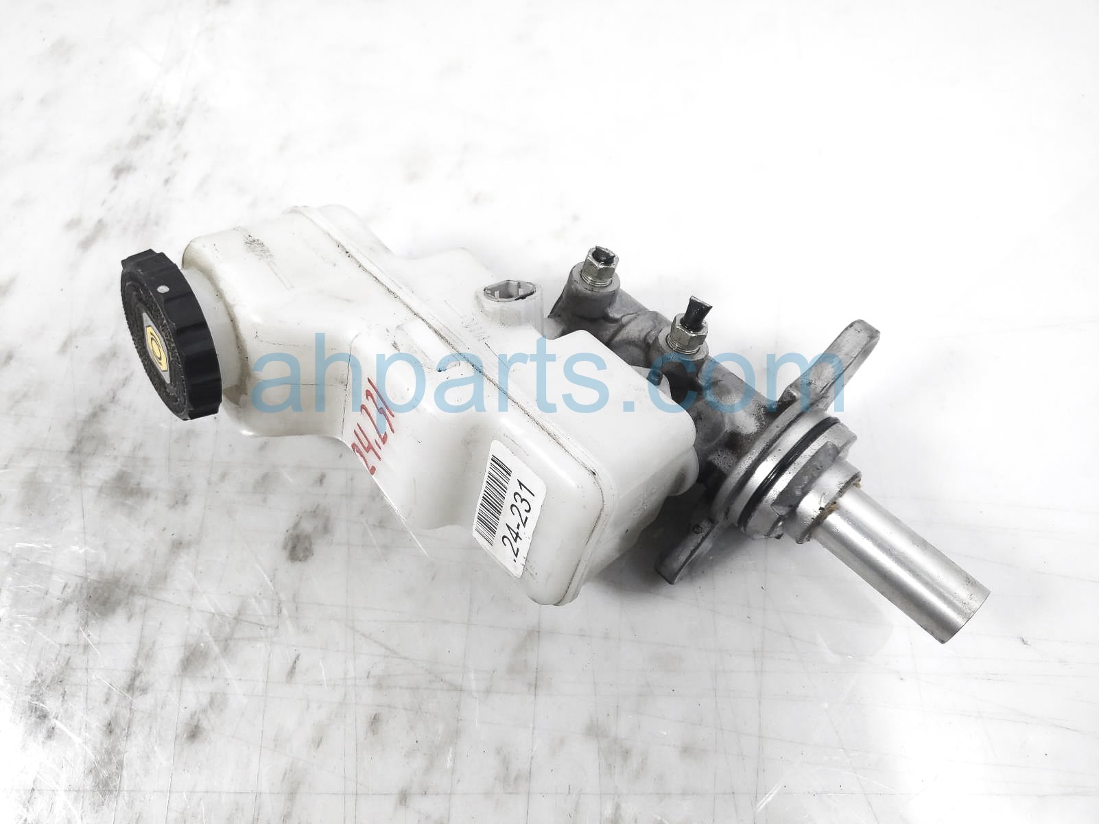 $99 Toyota BRAKE MASTER CYLINDER W/RESERVOIR