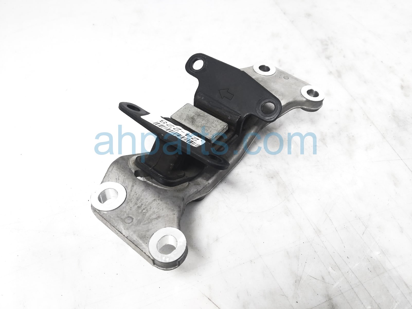 $75 Toyota TRANSMISSION CROSSMEMBER - 2.4L RWD $75 Toyota TRANSMISSION CROSSMEMBER - 2.4L RWD