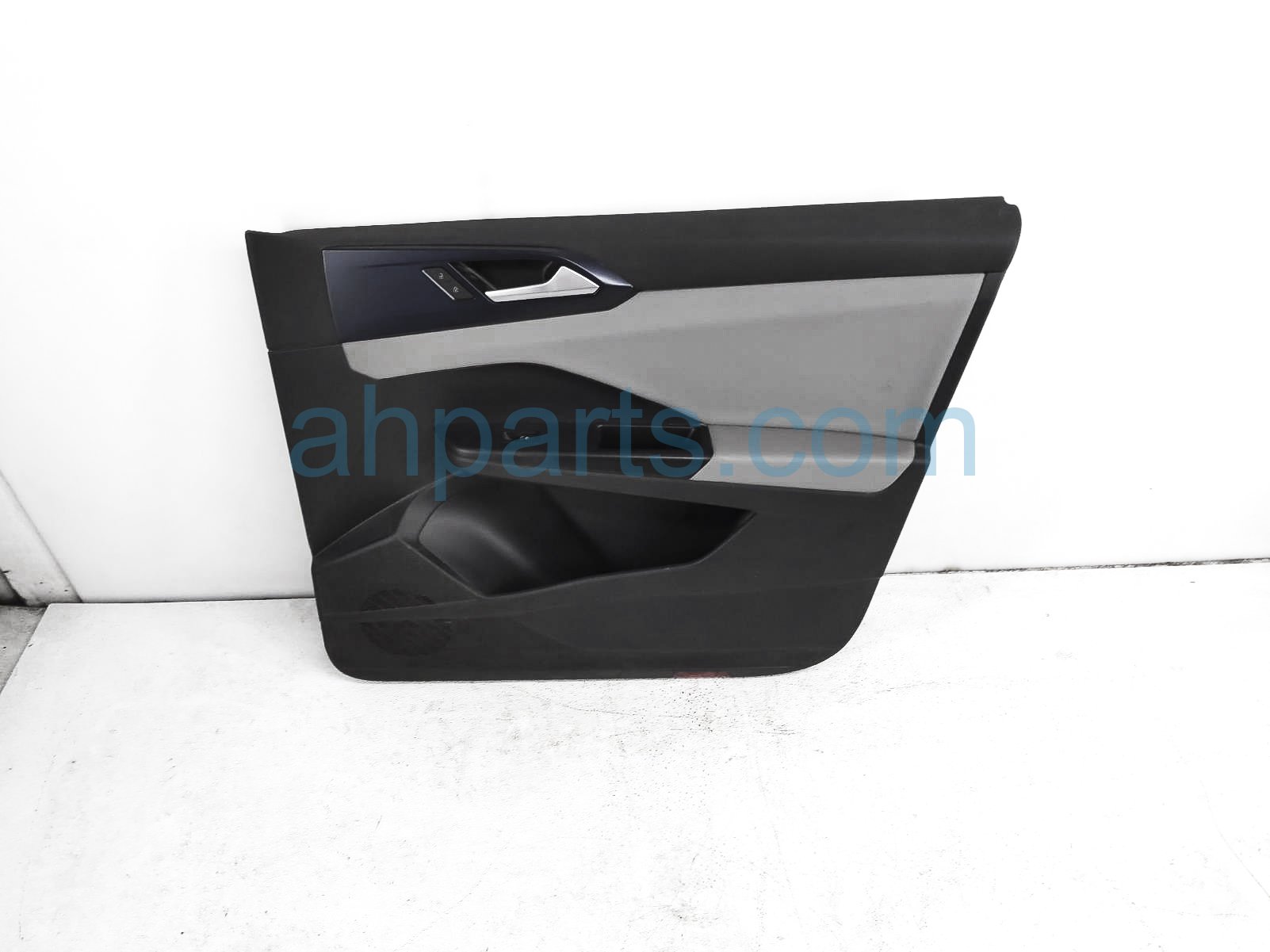 $149 Volkswagen FR/RH INTERIOR DOOR PANEL - GREY*