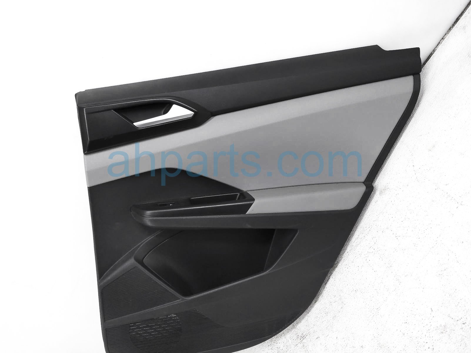 $145 Volkswagen RR/RH INTERIOR DOOR PANEL - GREY $145 Volkswagen RR/RH INTERIOR DOOR PANEL - GREY