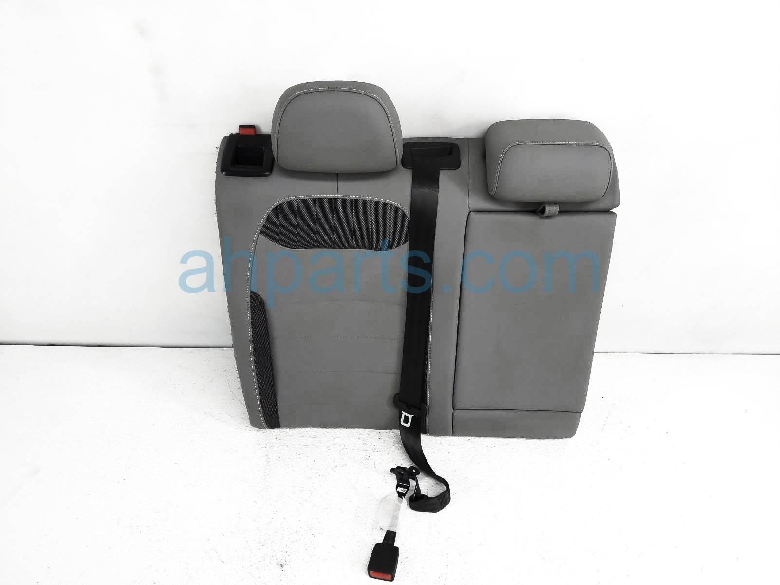 $200 Volkswagen RR/RH TOP SEAT CUSHION - GREY SE $200 Volkswagen RR/RH TOP SEAT CUSHION - GREY SE