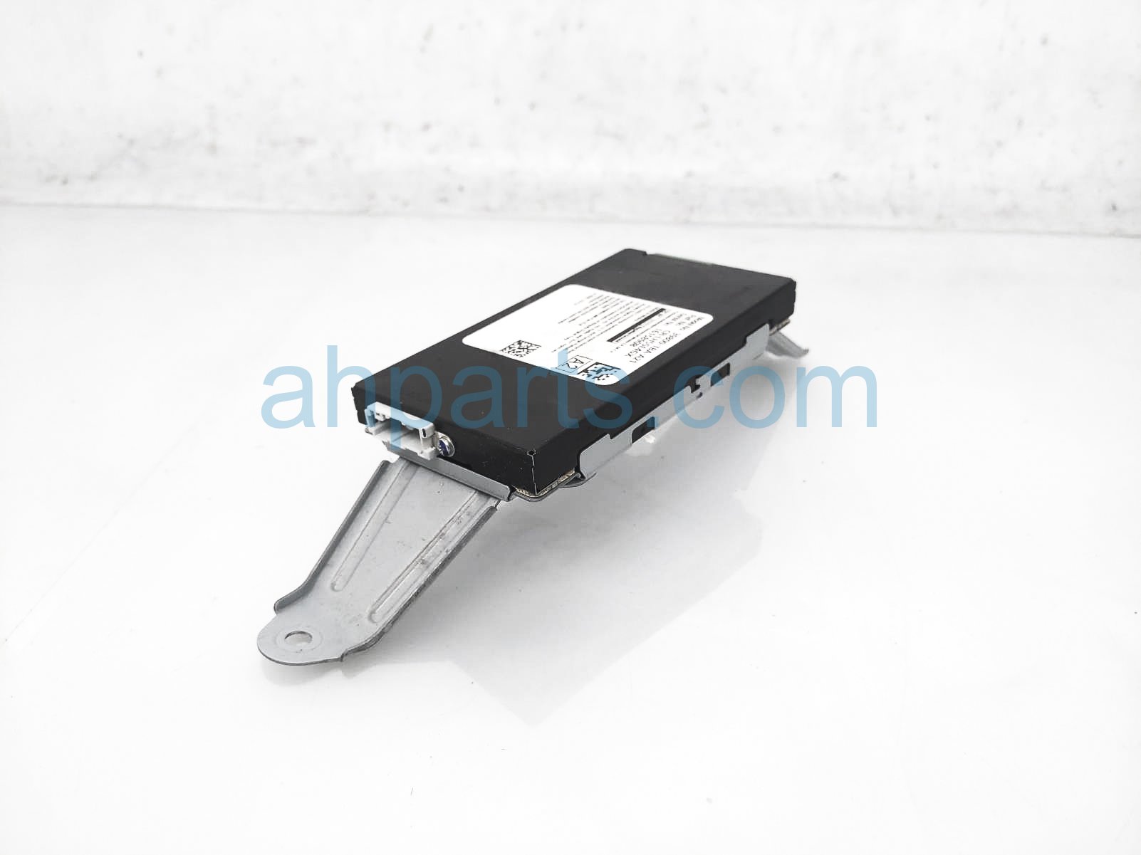 $65 Honda XM RADIO TUNER CONTROL UNIT - 1.5L $65 Honda XM RADIO TUNER CONTROL UNIT - 1.5L