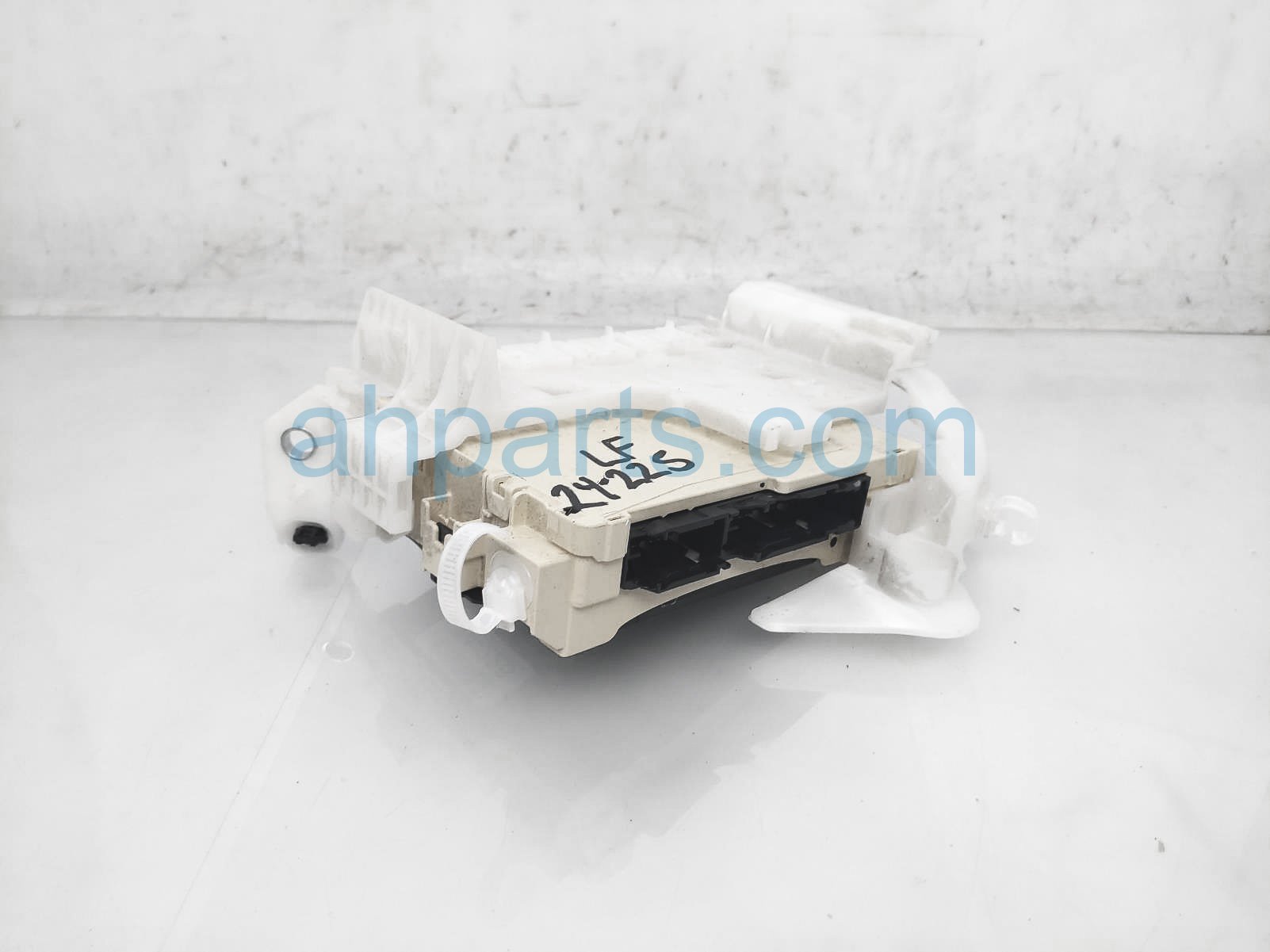 $89 Toyota MULTIPLEX NETWORK CONTROL UNIT $89 Toyota MULTIPLEX NETWORK CONTROL UNIT