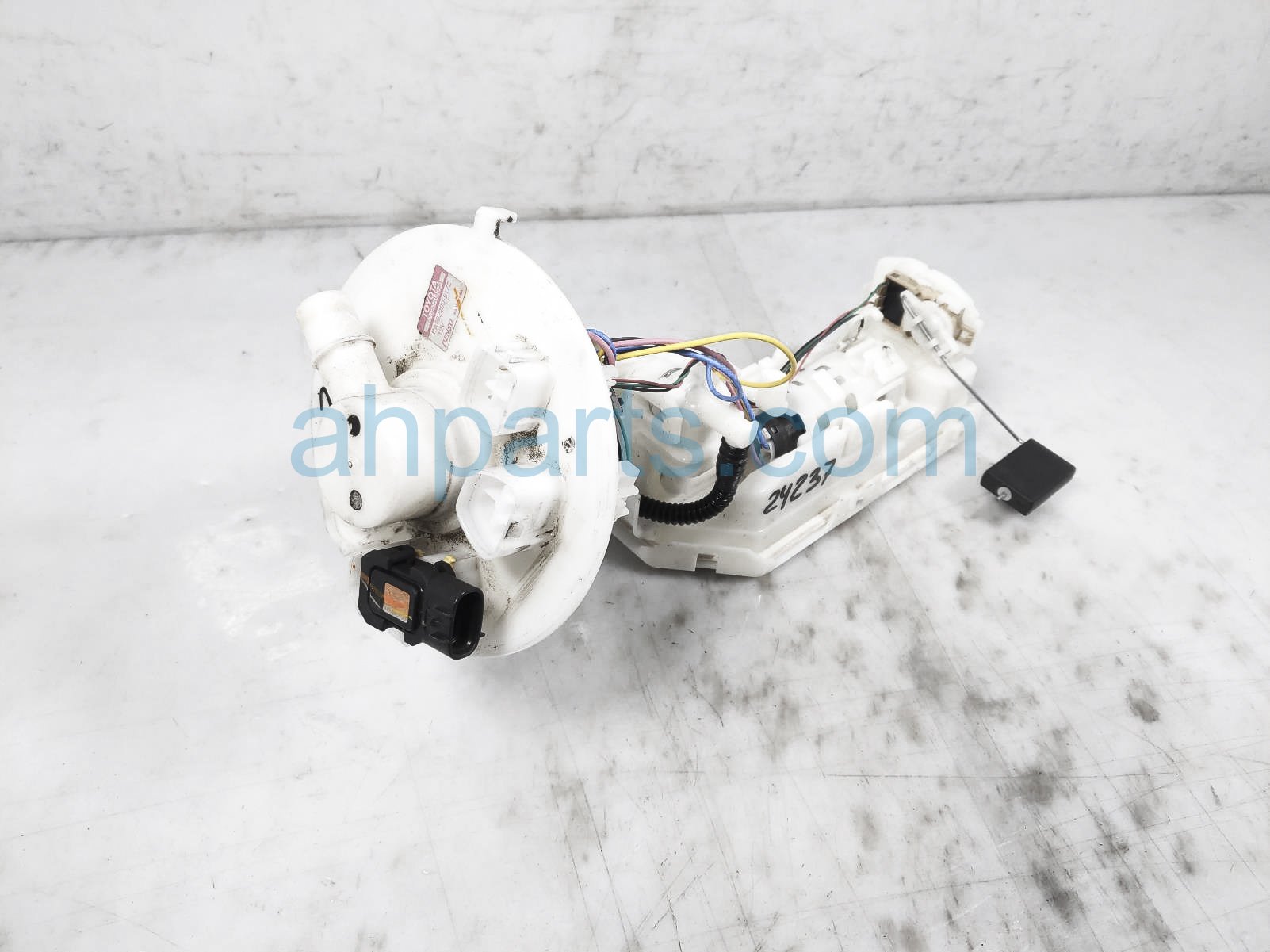 $199 Toyota GAS / FUEL PUMP (TANK MOUNTED) $199 Toyota GAS / FUEL PUMP (TANK MOUNTED)