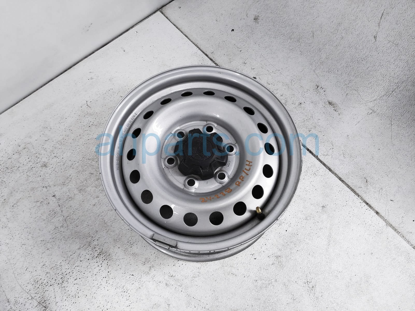 $99 Ford RR/LH WHEEL / RIM $99 Ford RR/LH WHEEL / RIM