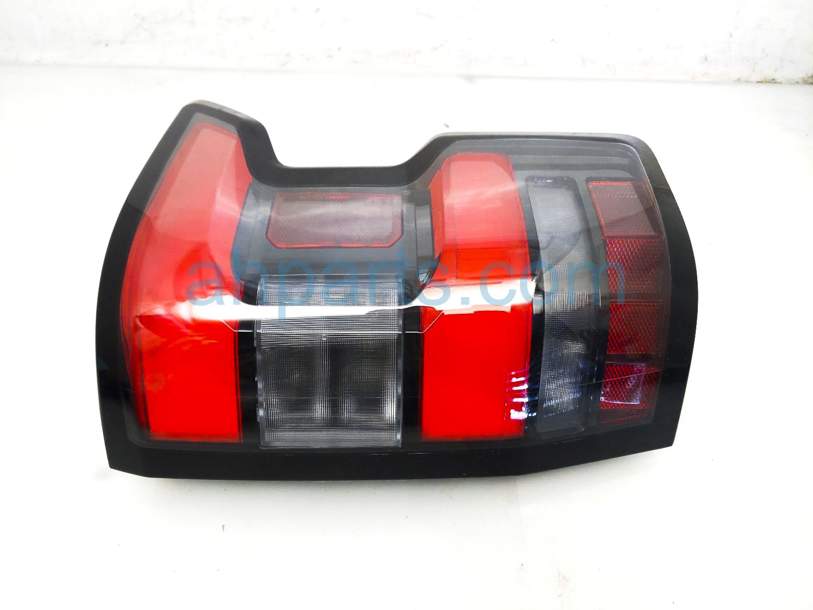 $299 Nissan RH TAIL LAMP (ON BODY) * $299 Nissan RH TAIL LAMP (ON BODY) *