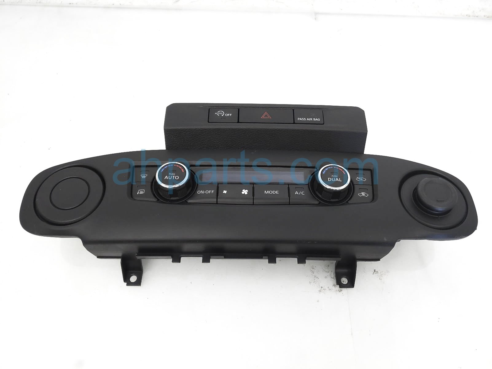 $149 Nissan HEATER / AC CONTROL (ON DASH) $149 Nissan HEATER / AC CONTROL (ON DASH)