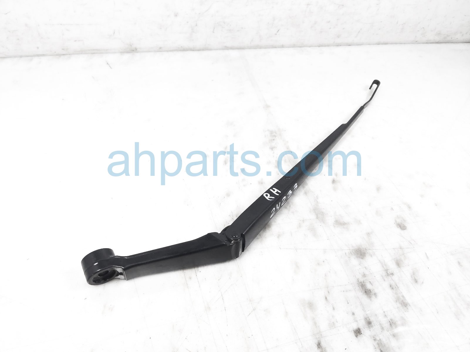 $75 Toyota RH SIDE WINDSHIELD WIPER ARM $75 Toyota RH SIDE WINDSHIELD WIPER ARM