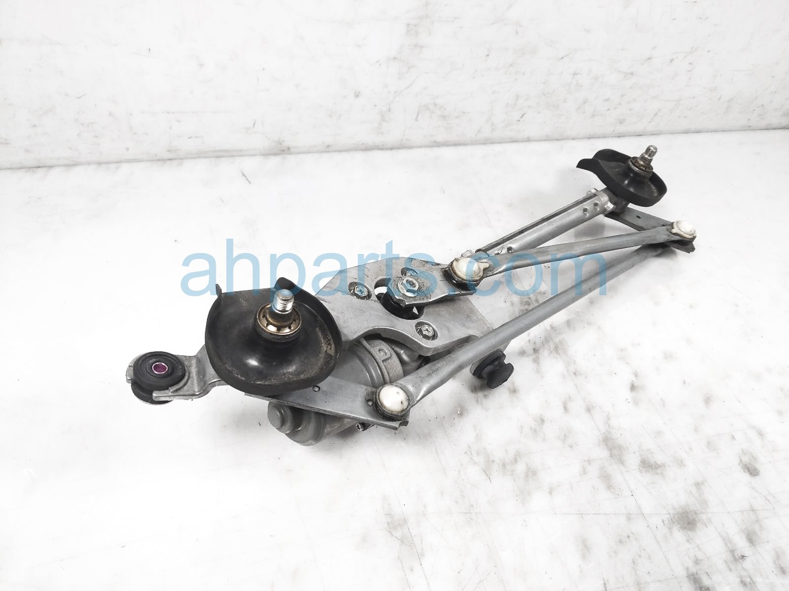 $125 Toyota WINDSHIELD WIPER MOTOR W/ARM ASSY $125 Toyota WINDSHIELD WIPER MOTOR W/ARM ASSY