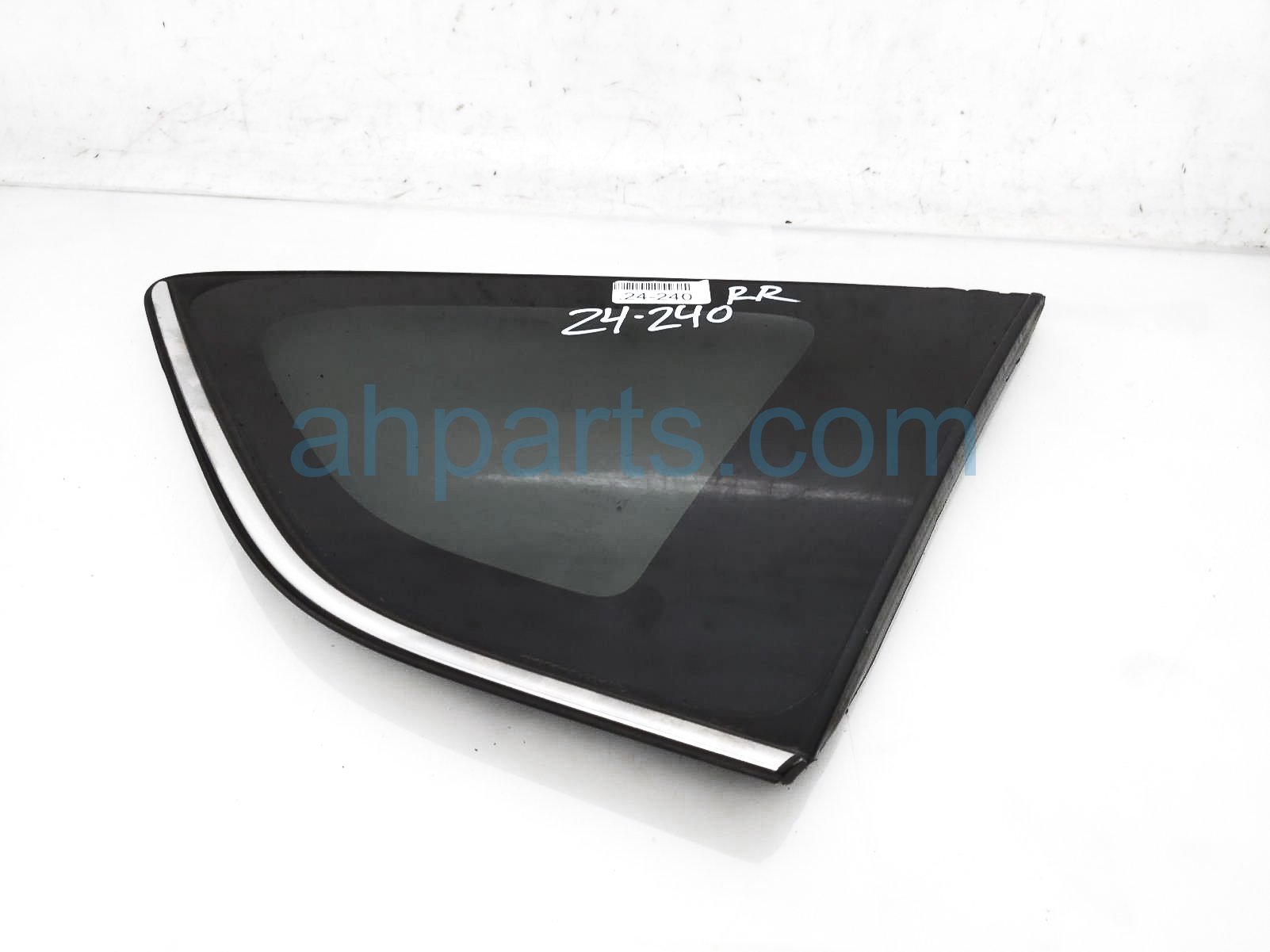 $45 Toyota RH QUARTER WINDOW GLASS $45 Toyota RH QUARTER WINDOW GLASS