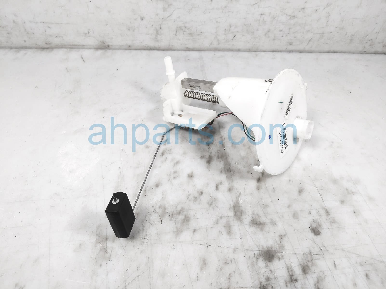 $99 Toyota GAS / FUEL PUMP SENDING UNIT - AWD $99 Toyota GAS / FUEL PUMP SENDING UNIT - AWD